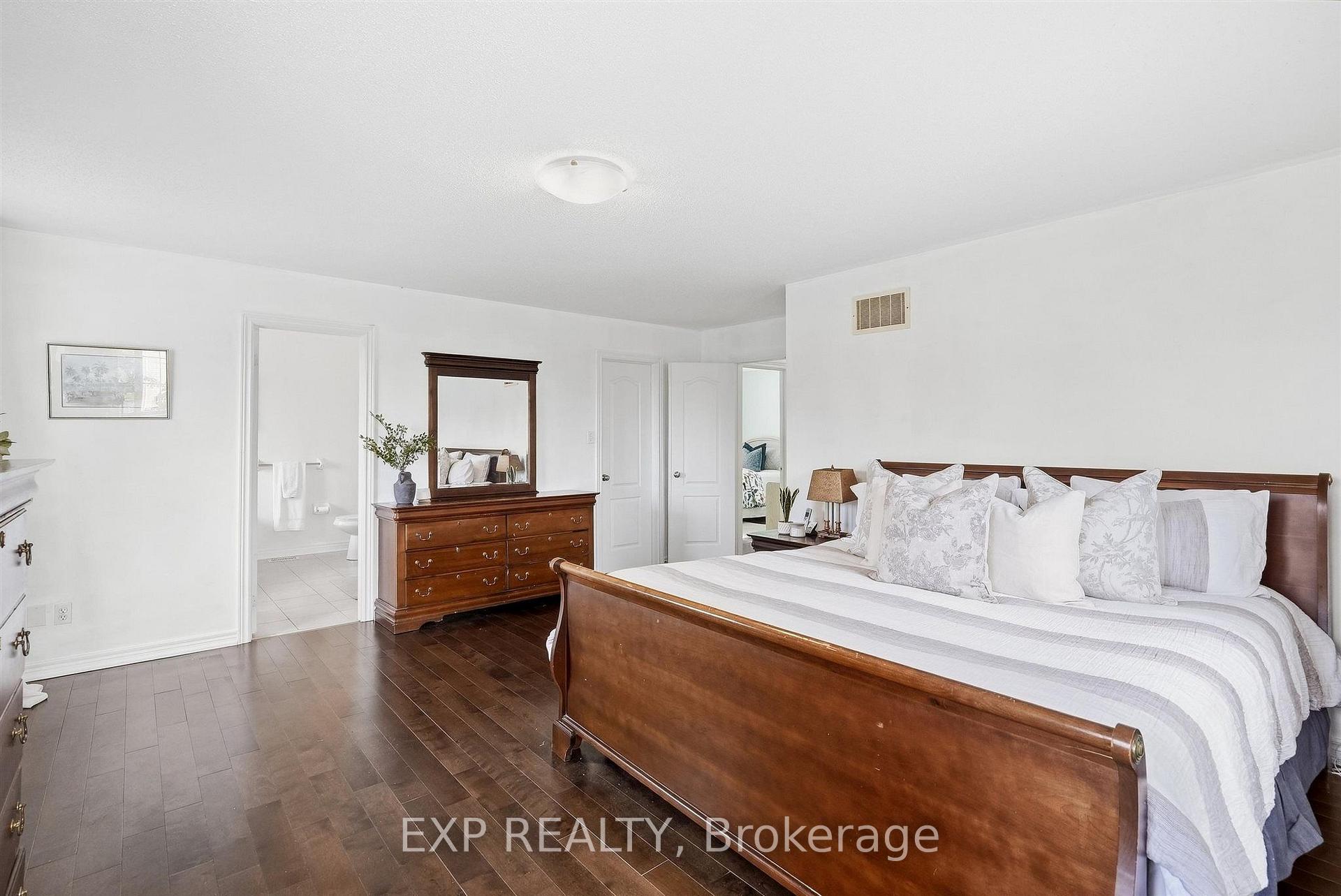 Photo 29 of 1046 Agram Drive, Oakville, Joshua Creek — HOMEH