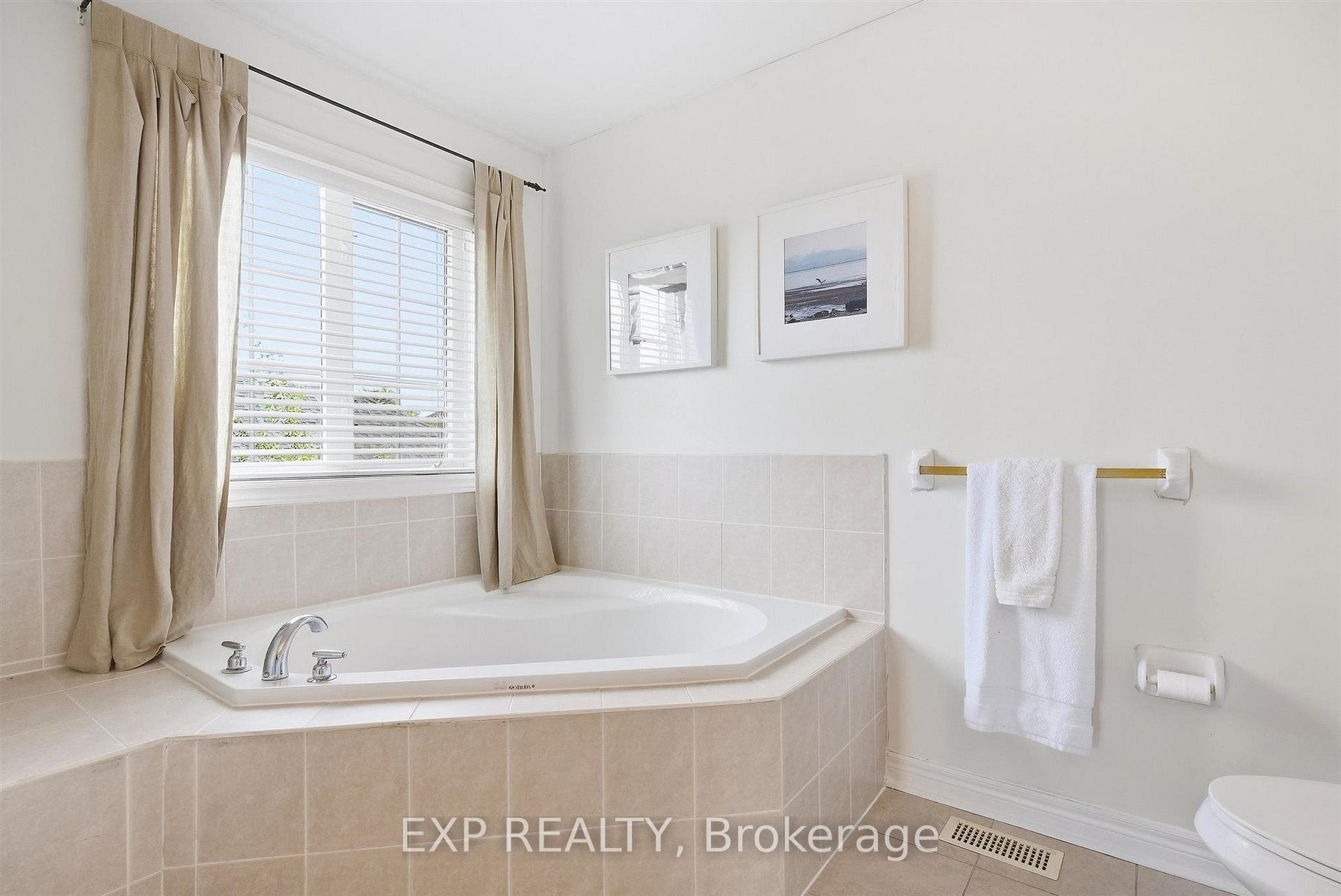Photo 33 of 1046 Agram Drive, Oakville, Joshua Creek — HOMEH