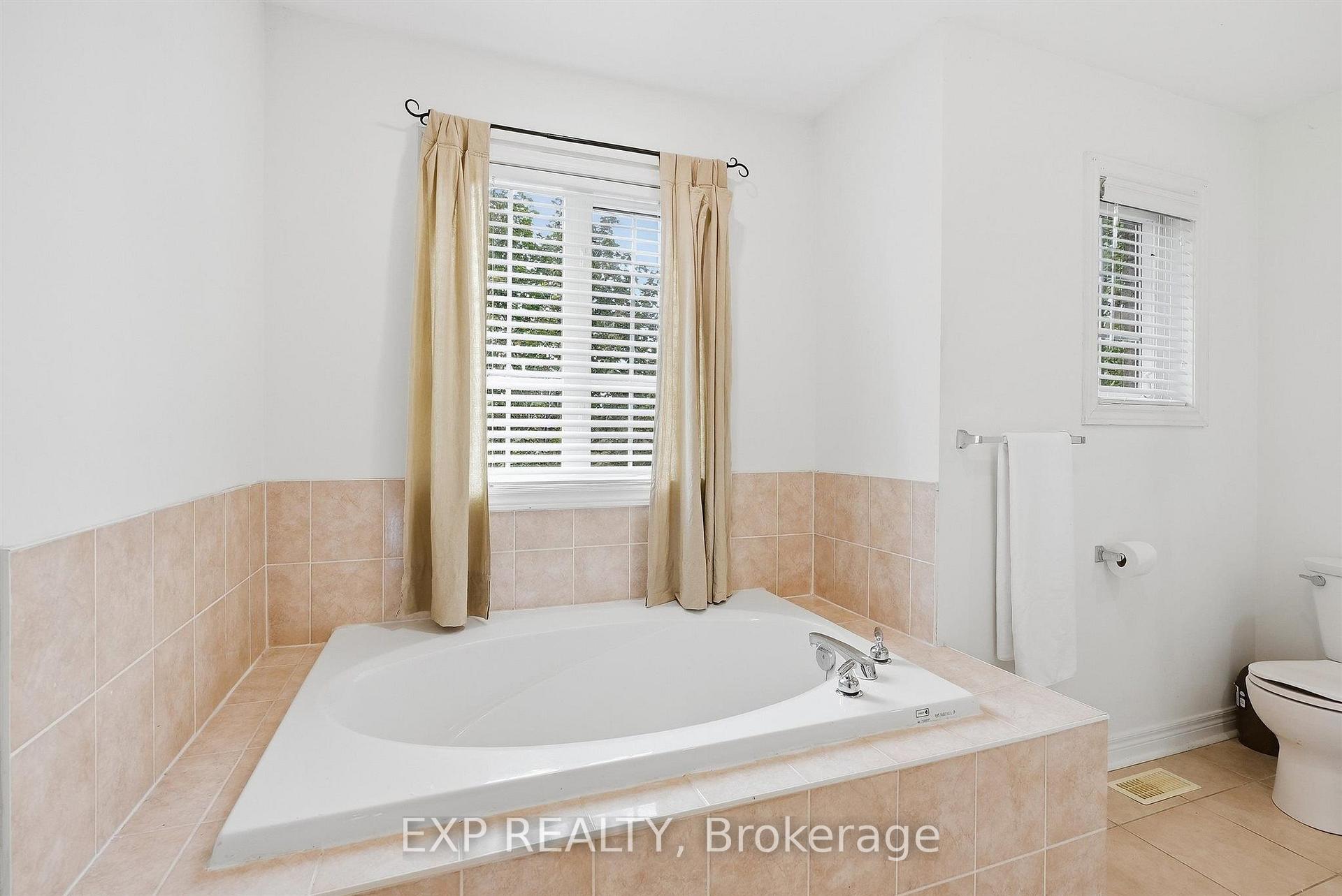 Photo 40 of 1046 Agram Drive, Oakville, Joshua Creek — HOMEH
