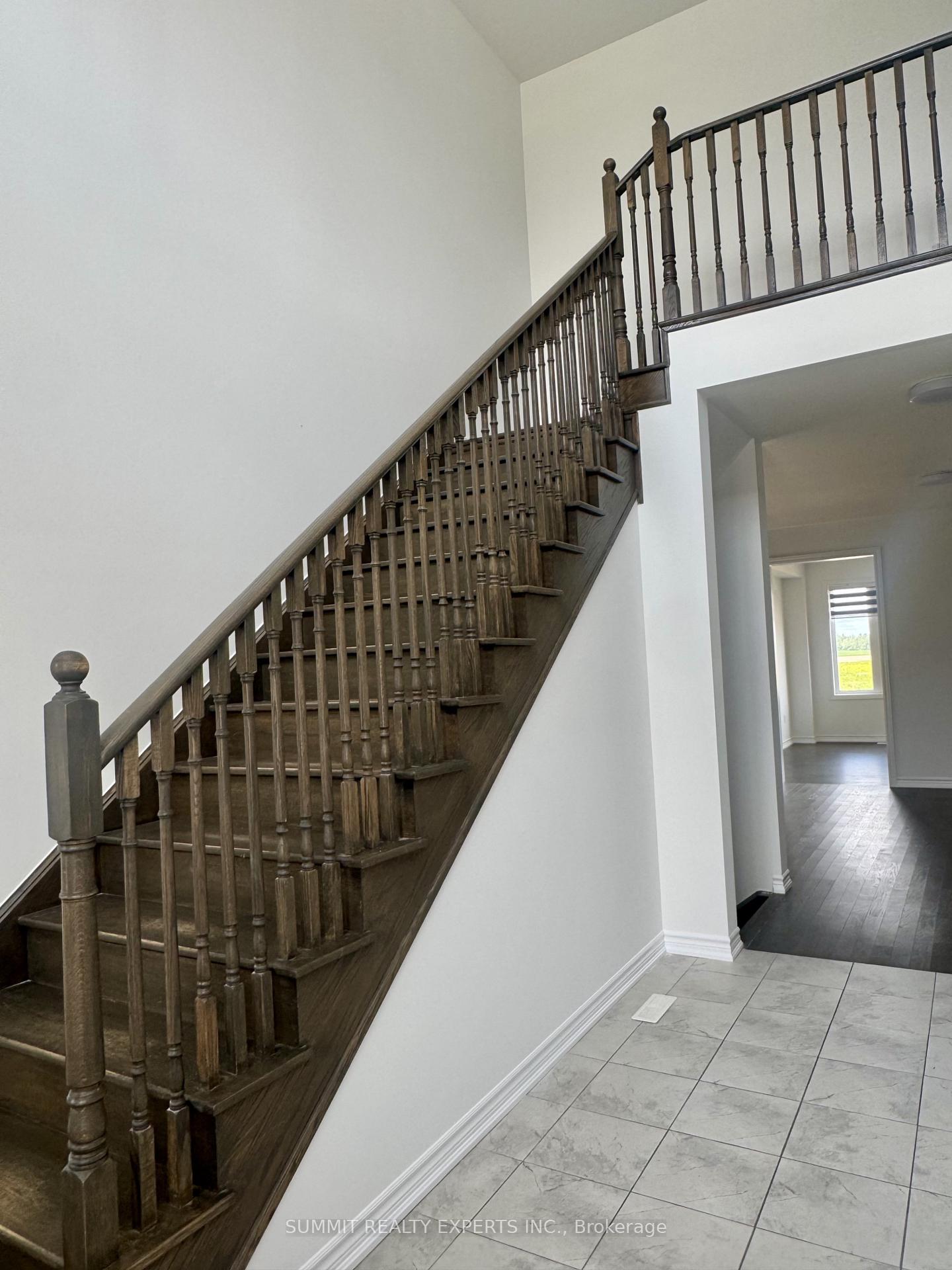 Photo 3 of 6 Mackenzie Street E, Southgate — HOMEH
