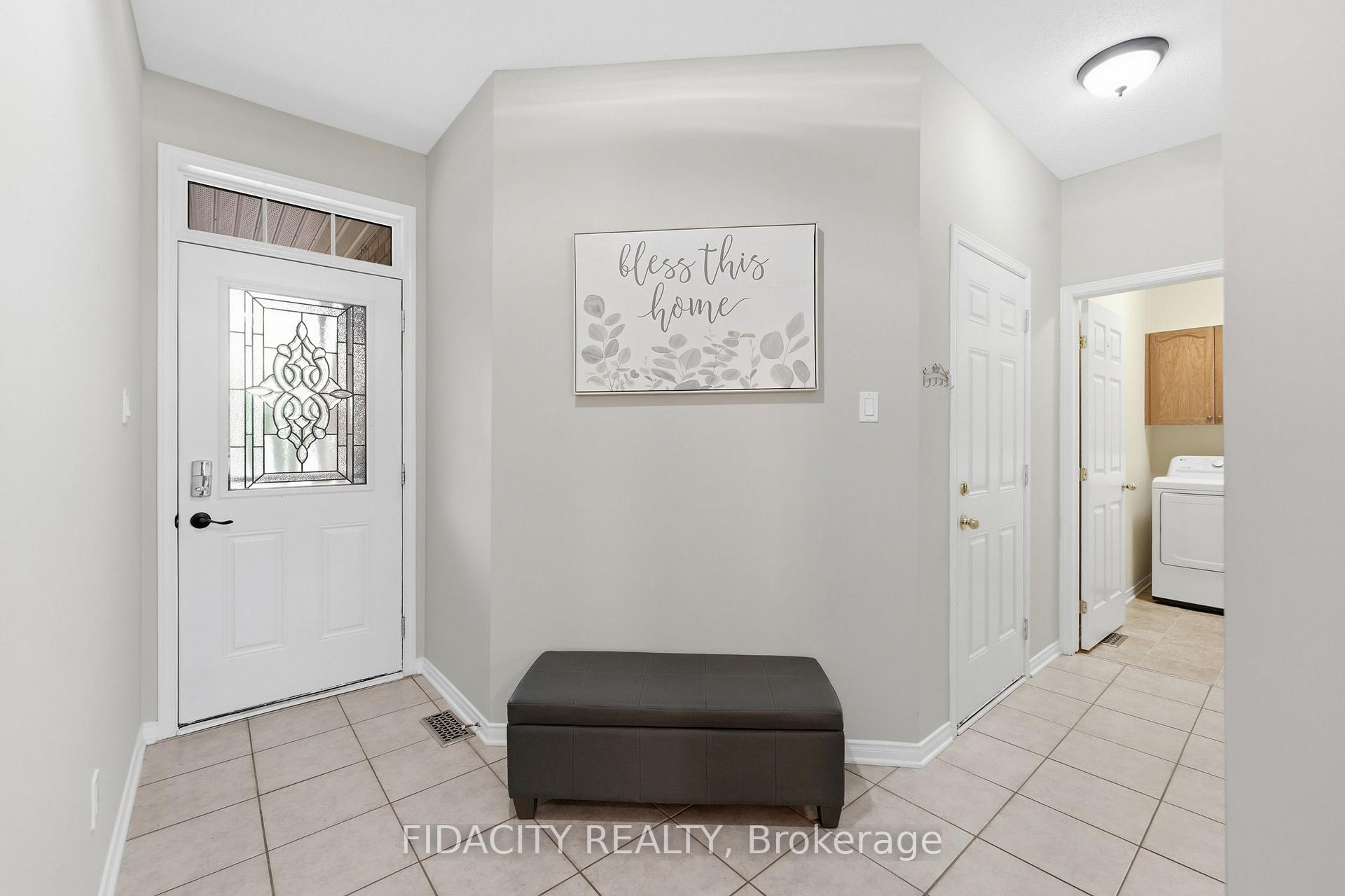 Photo 3 of 925 Burwash Landing, Ottawa, Kanata - Morgan's Grant/South March — HOMEH
