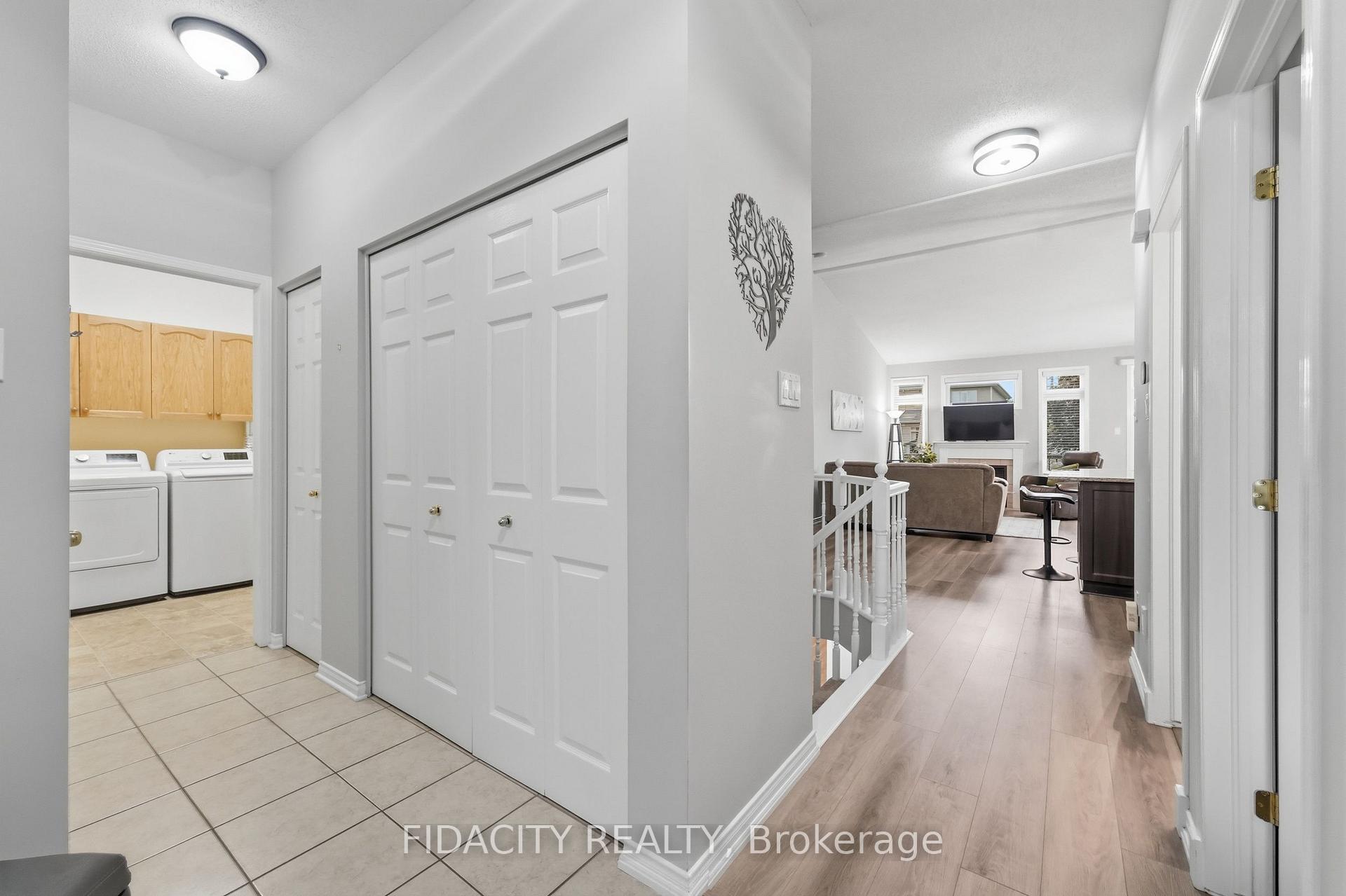 Photo 4 of 925 Burwash Landing, Ottawa, Kanata - Morgan's Grant/South March — HOMEH