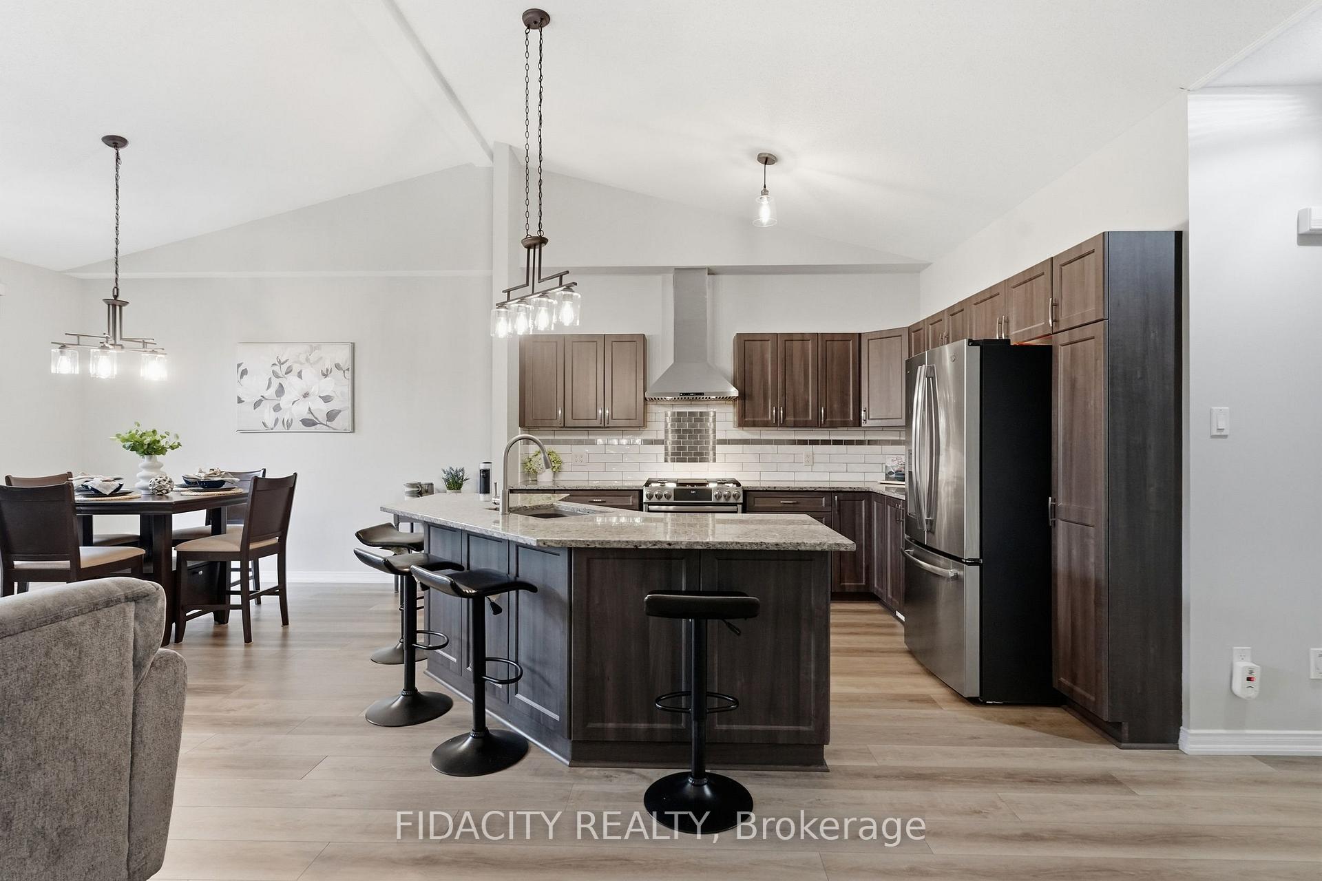 Photo 6 of 925 Burwash Landing, Ottawa, Kanata - Morgan's Grant/South March — HOMEH