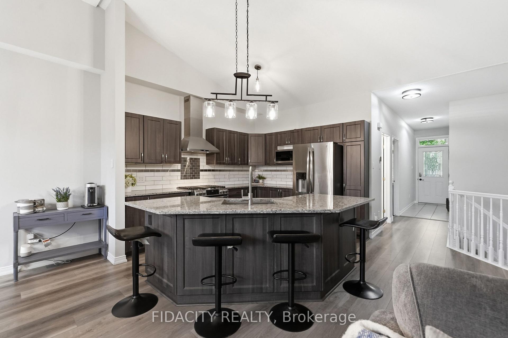 Photo 7 of 925 Burwash Landing, Ottawa, Kanata - Morgan's Grant/South March — HOMEH