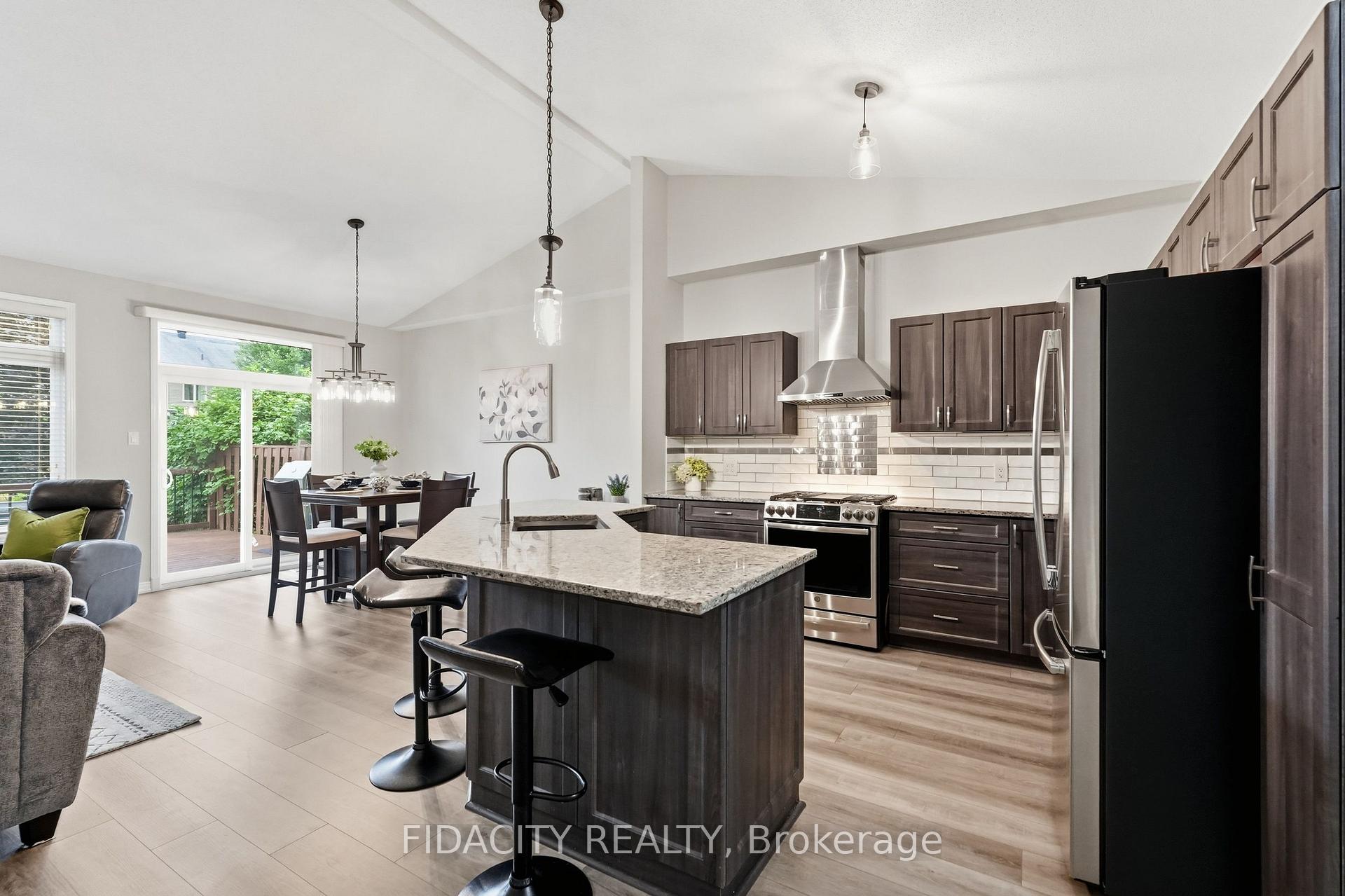 Photo 10 of 925 Burwash Landing, Ottawa, Kanata - Morgan's Grant/South March — HOMEH