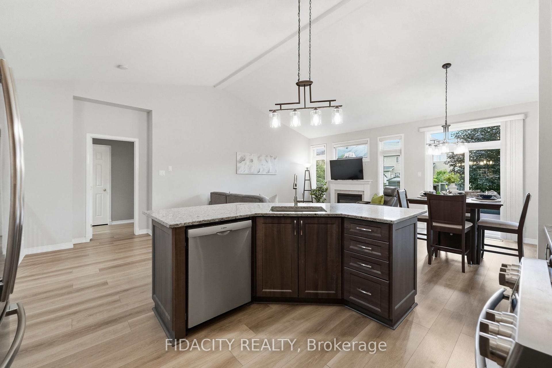 Photo 13 of 925 Burwash Landing, Ottawa, Kanata - Morgan's Grant/South March — HOMEH