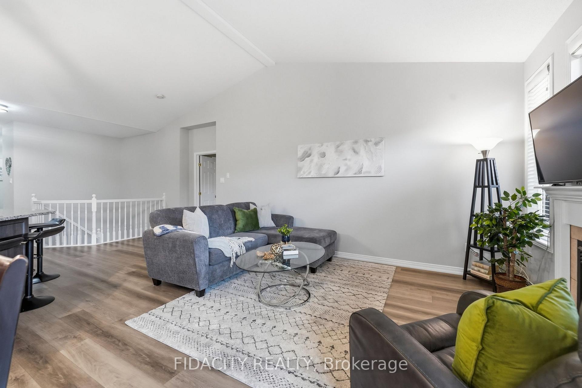 Photo 17 of 925 Burwash Landing, Ottawa, Kanata - Morgan's Grant/South March — HOMEH