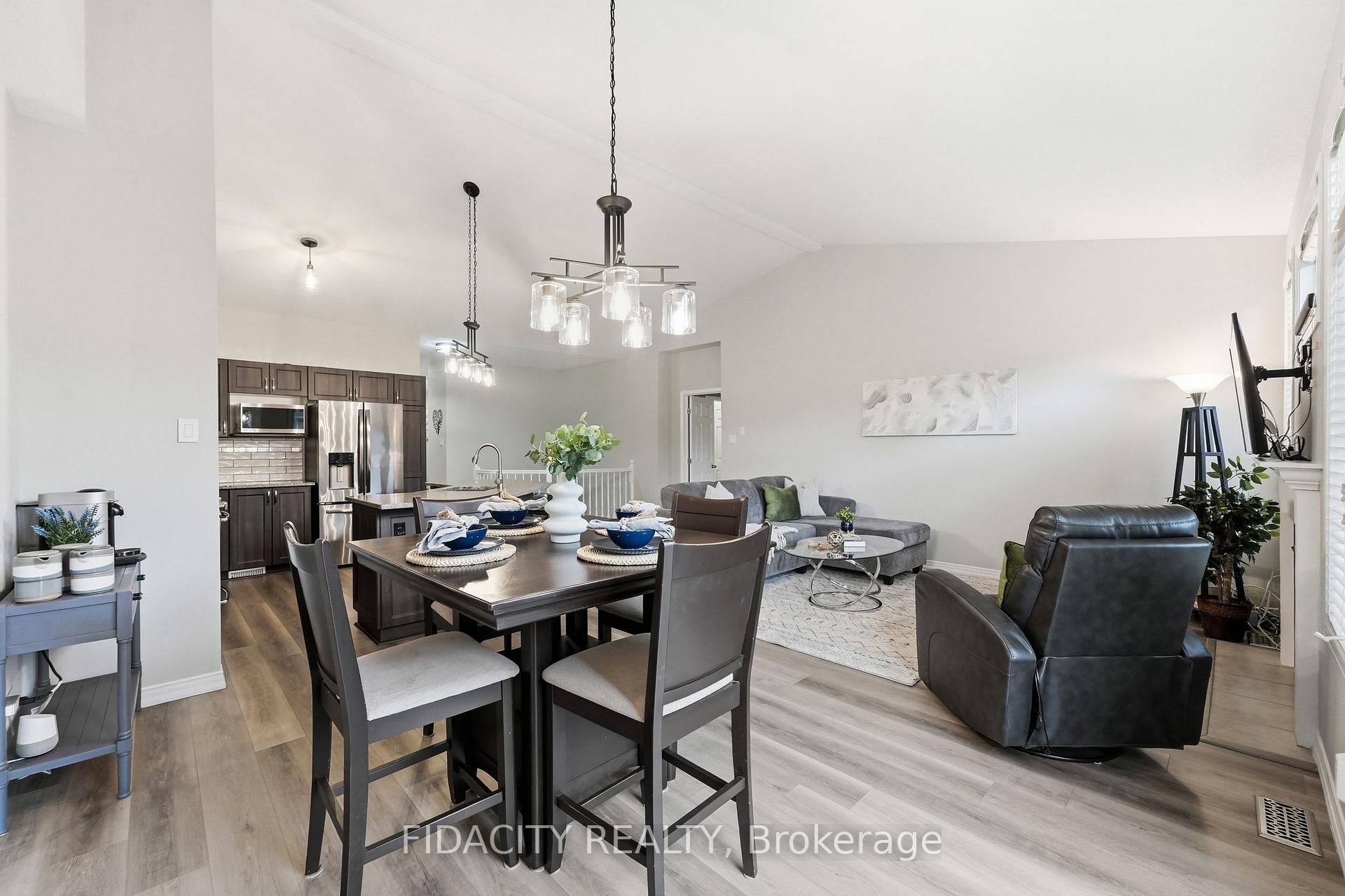 Photo 22 of 925 Burwash Landing, Ottawa, Kanata - Morgan's Grant/South March — HOMEH