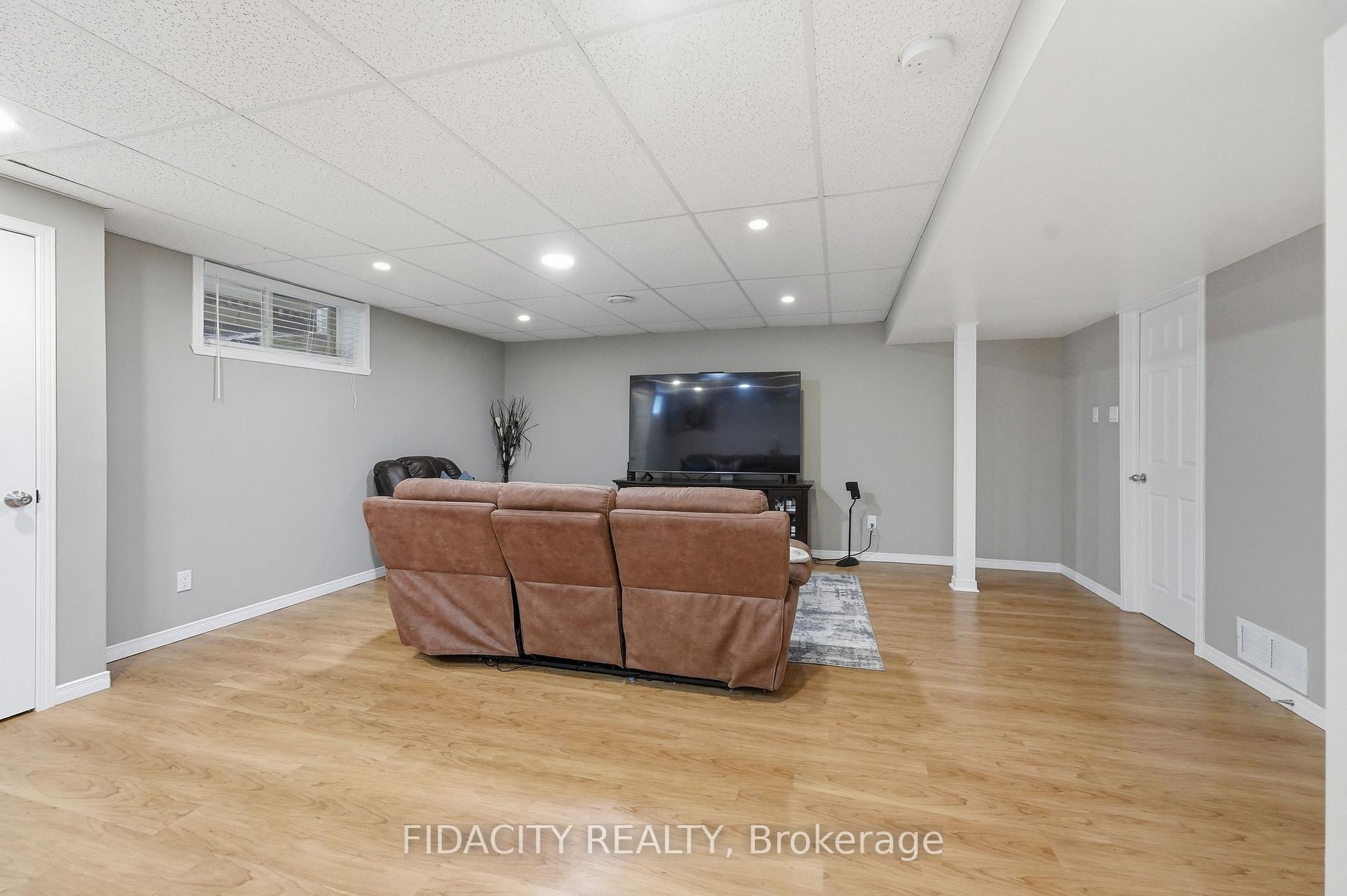 Photo 33 of 925 Burwash Landing, Ottawa, Kanata - Morgan's Grant/South March — HOMEH