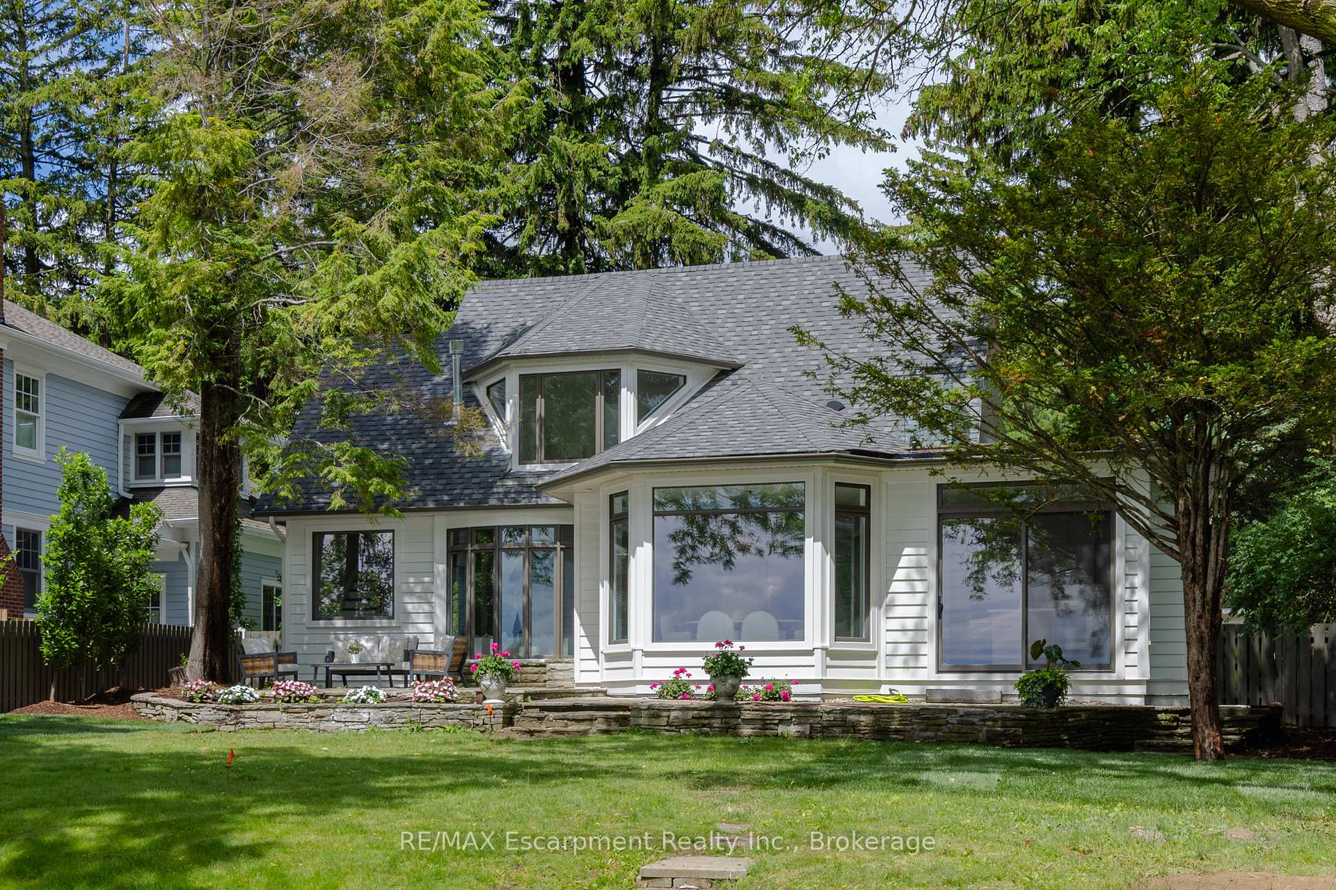 Photo 3 of 21 Second Street, Oakville, Old Oakville — HOMEH