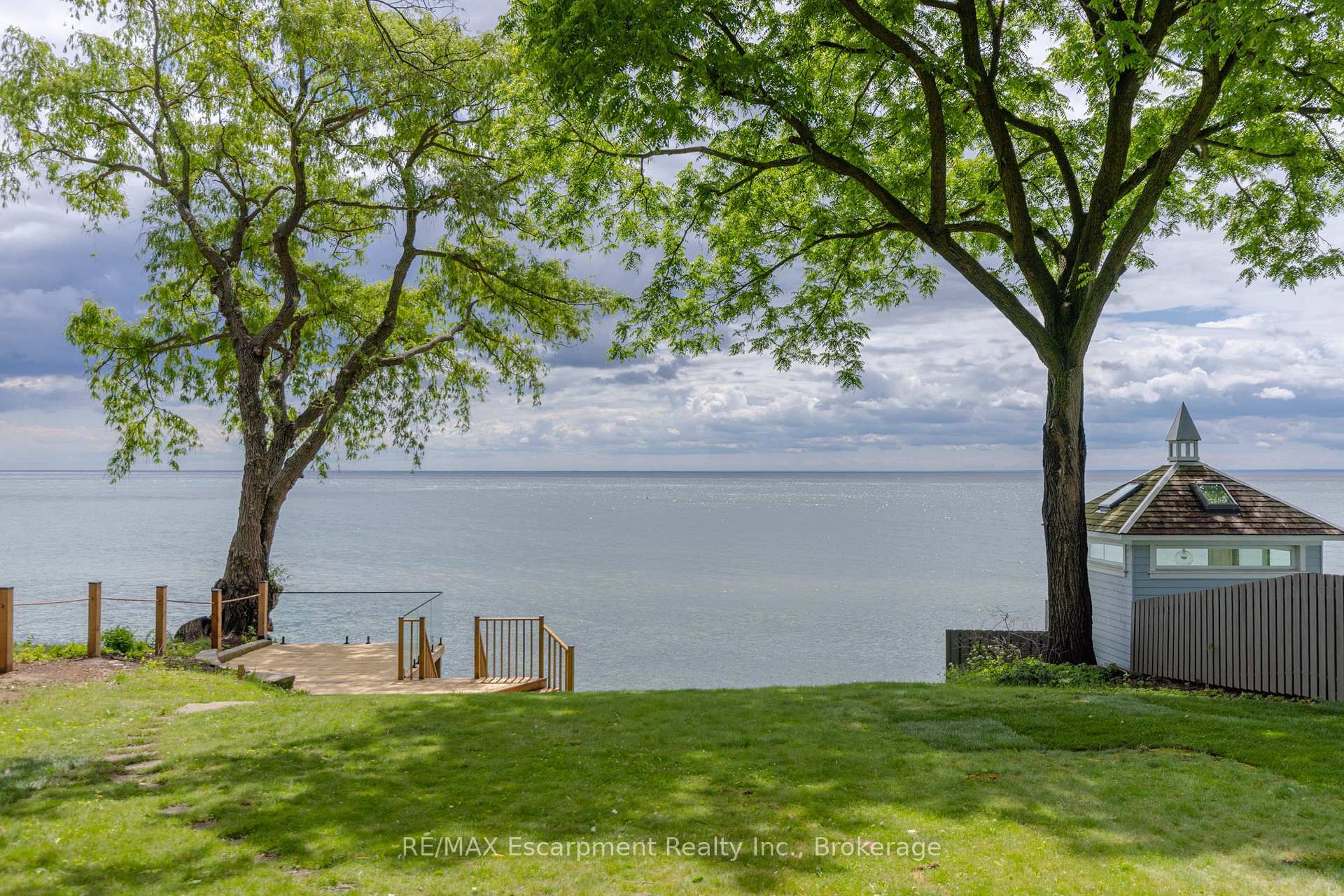 Photo 4 of 21 Second Street, Oakville, Old Oakville — HOMEH
