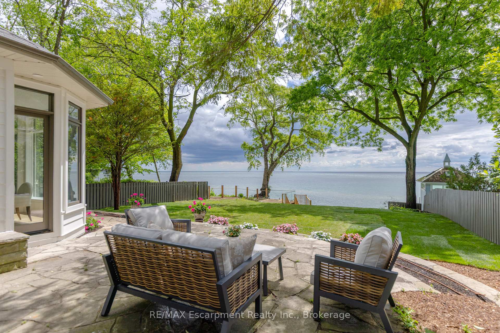 Photo 5 of 21 Second Street, Oakville, Old Oakville — HOMEH