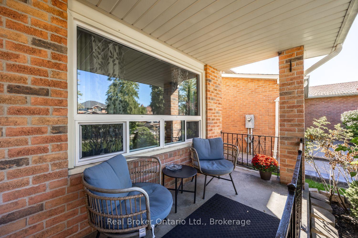 Photo 5 of 630 Cognac Crescent, Pickering, Amberlea — HOMEH