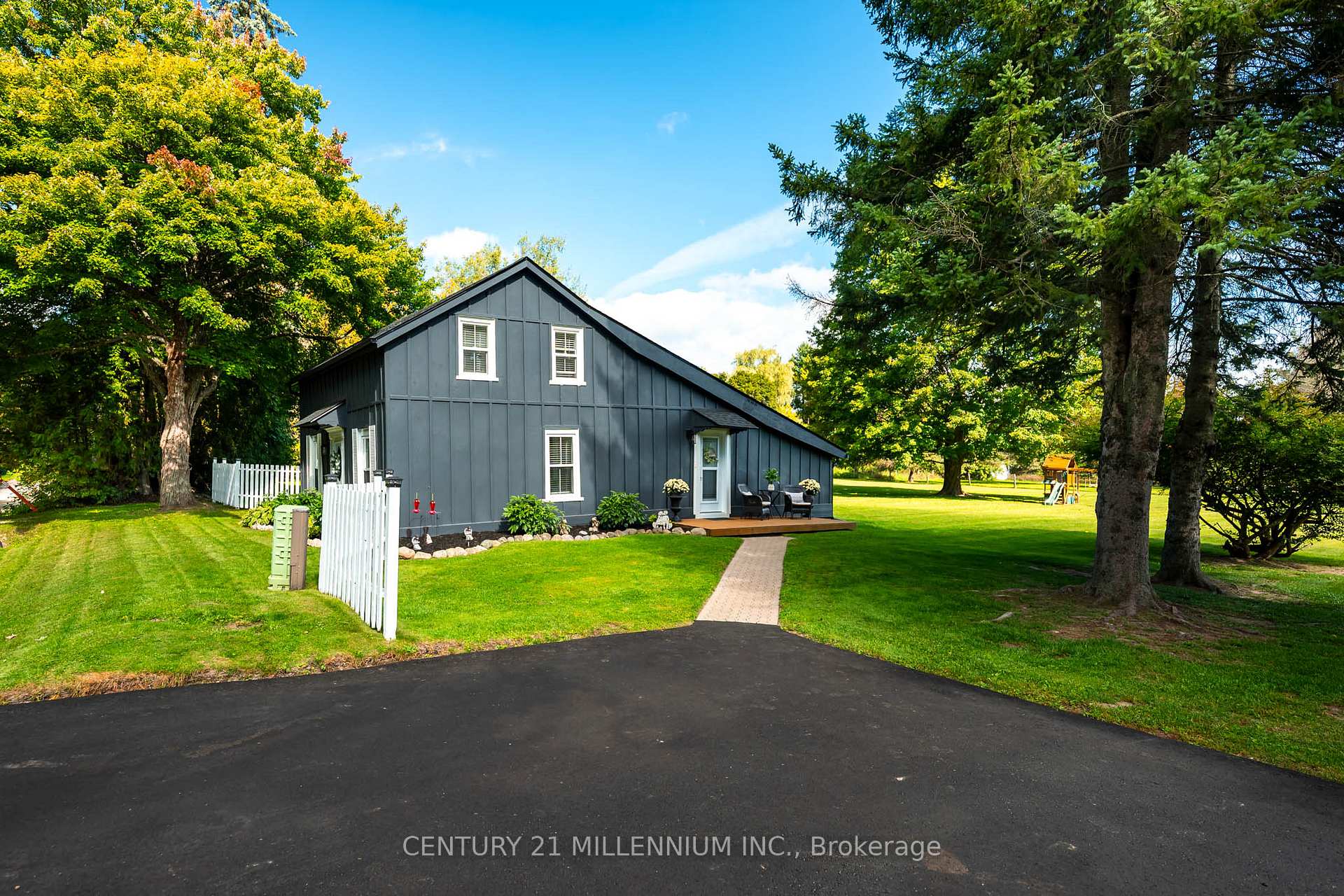 Photo 4 of 20429 Willoughby Road, Caledon, Rural Caledon — HOMEH