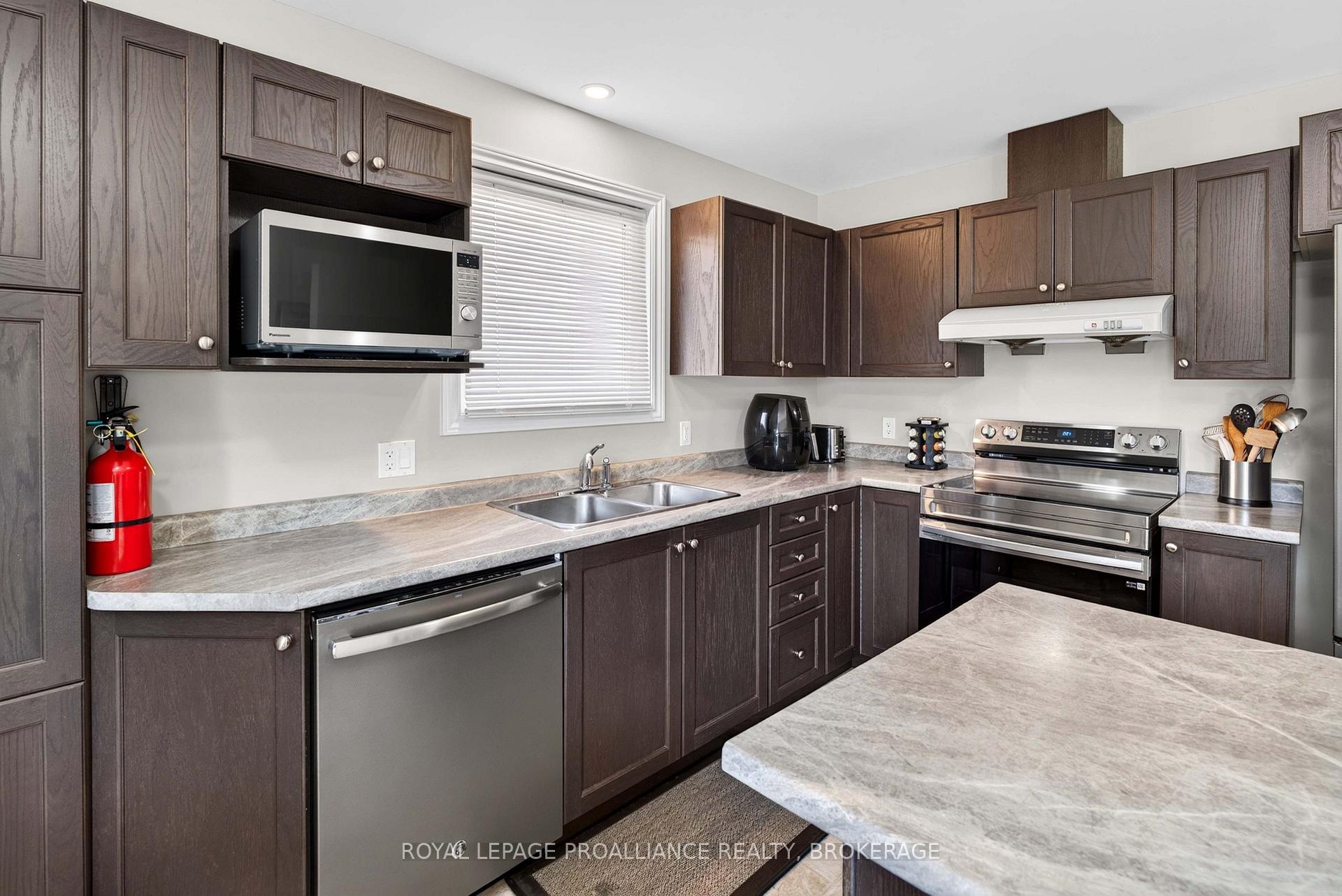 Photo 16 of 1447 Hanover Drive, Kingston, City Northwest — HOMEH