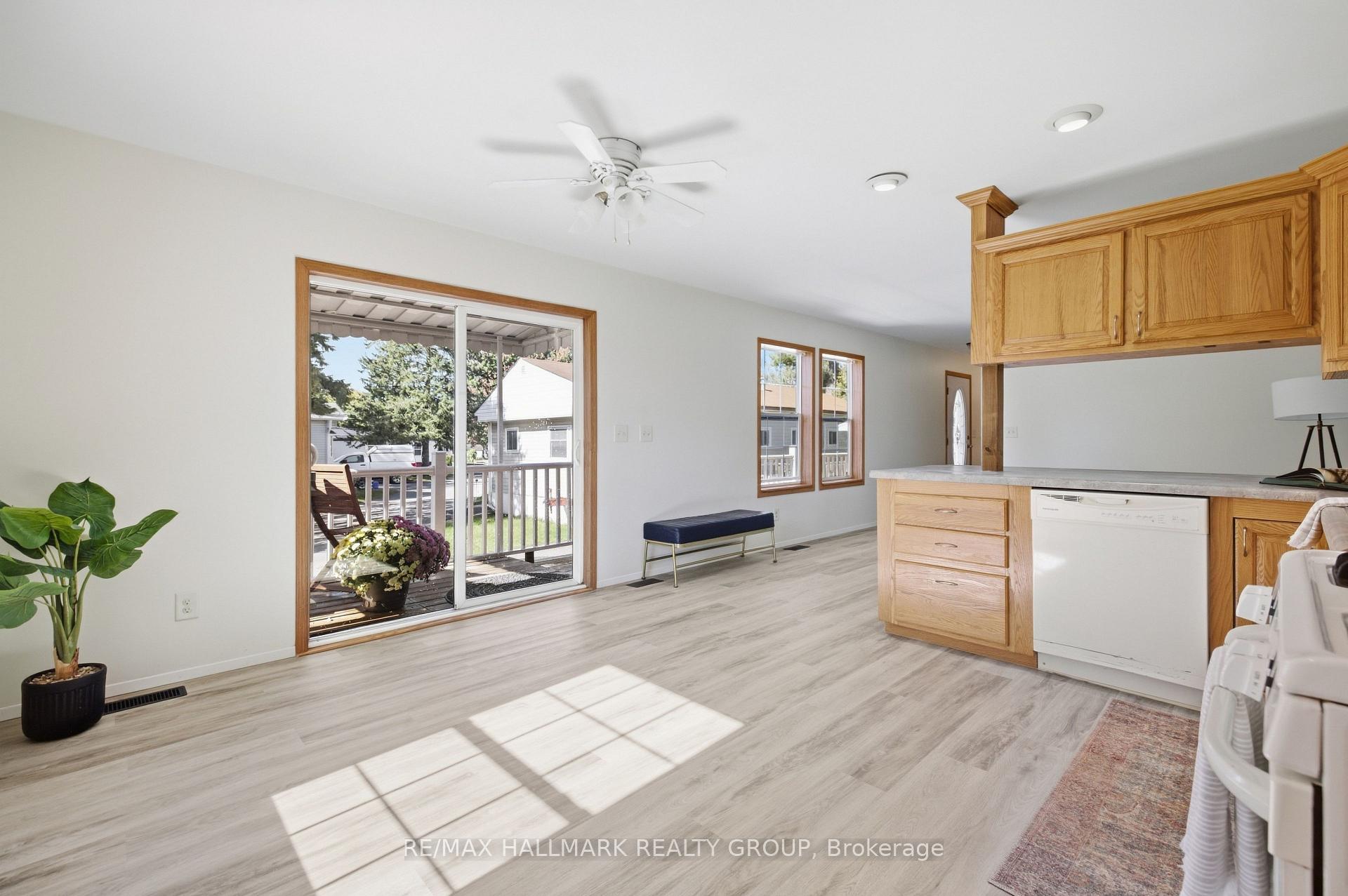 Photo 3 of 14 Pacific Avenue, Ottawa, Bellwood - Industrial Park — HOMEH