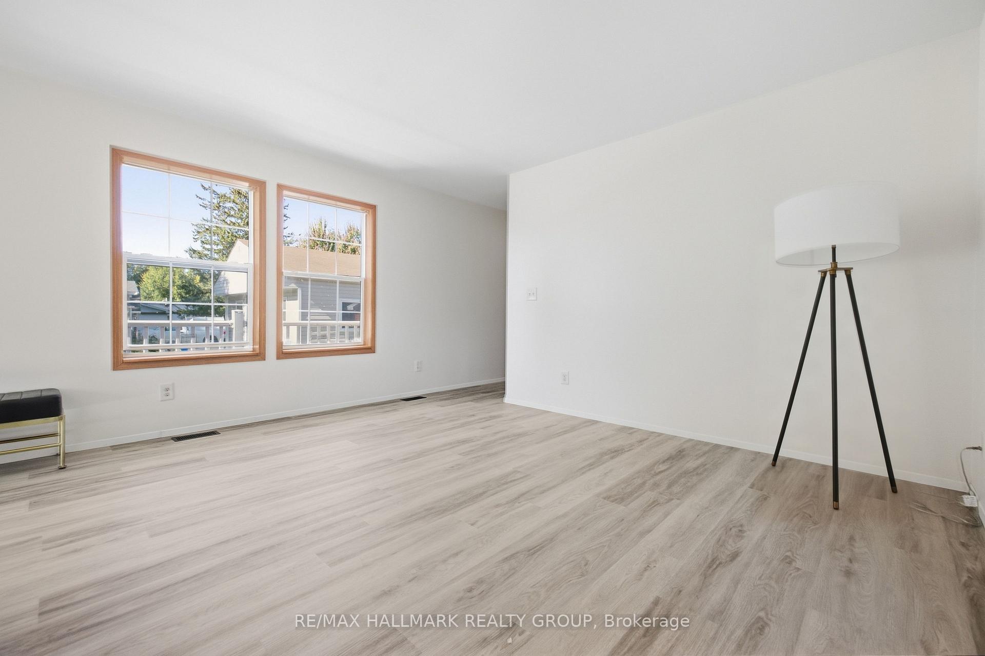 Photo 7 of 14 Pacific Avenue, Ottawa, Bellwood - Industrial Park — HOMEH