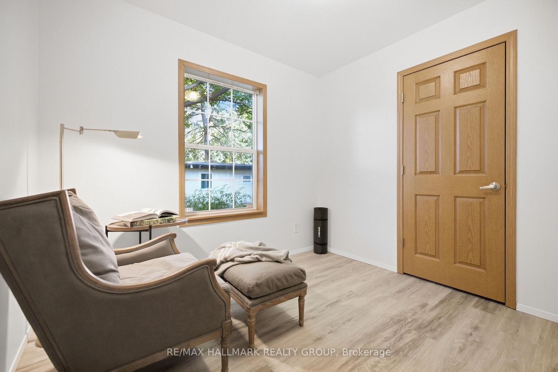 Photo 15 of 14 Pacific Avenue, Ottawa, Bellwood - Industrial Park — HOMEH