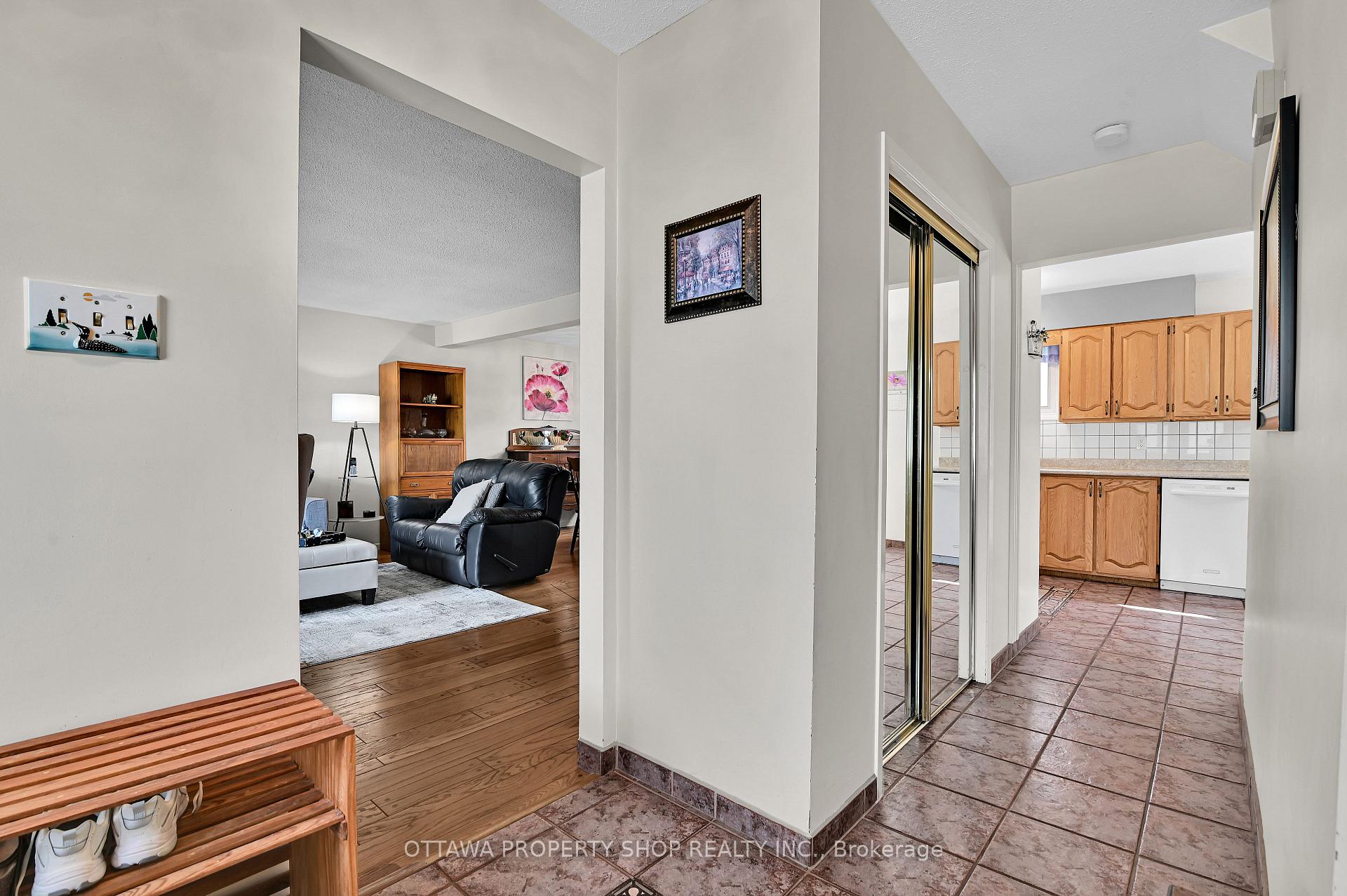 Photo 5 of 6268 Steamer Lane, Ottawa, Convent Glen South — HOMEH