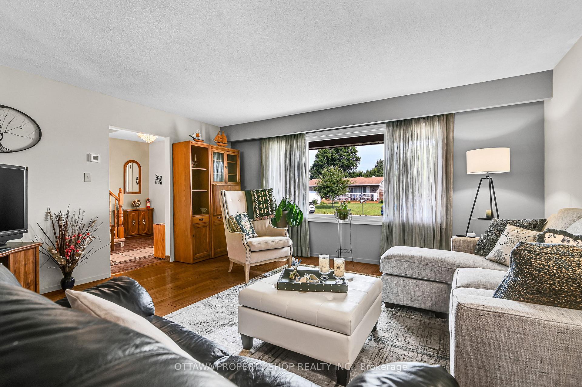 Photo 7 of 6268 Steamer Lane, Ottawa, Convent Glen South — HOMEH