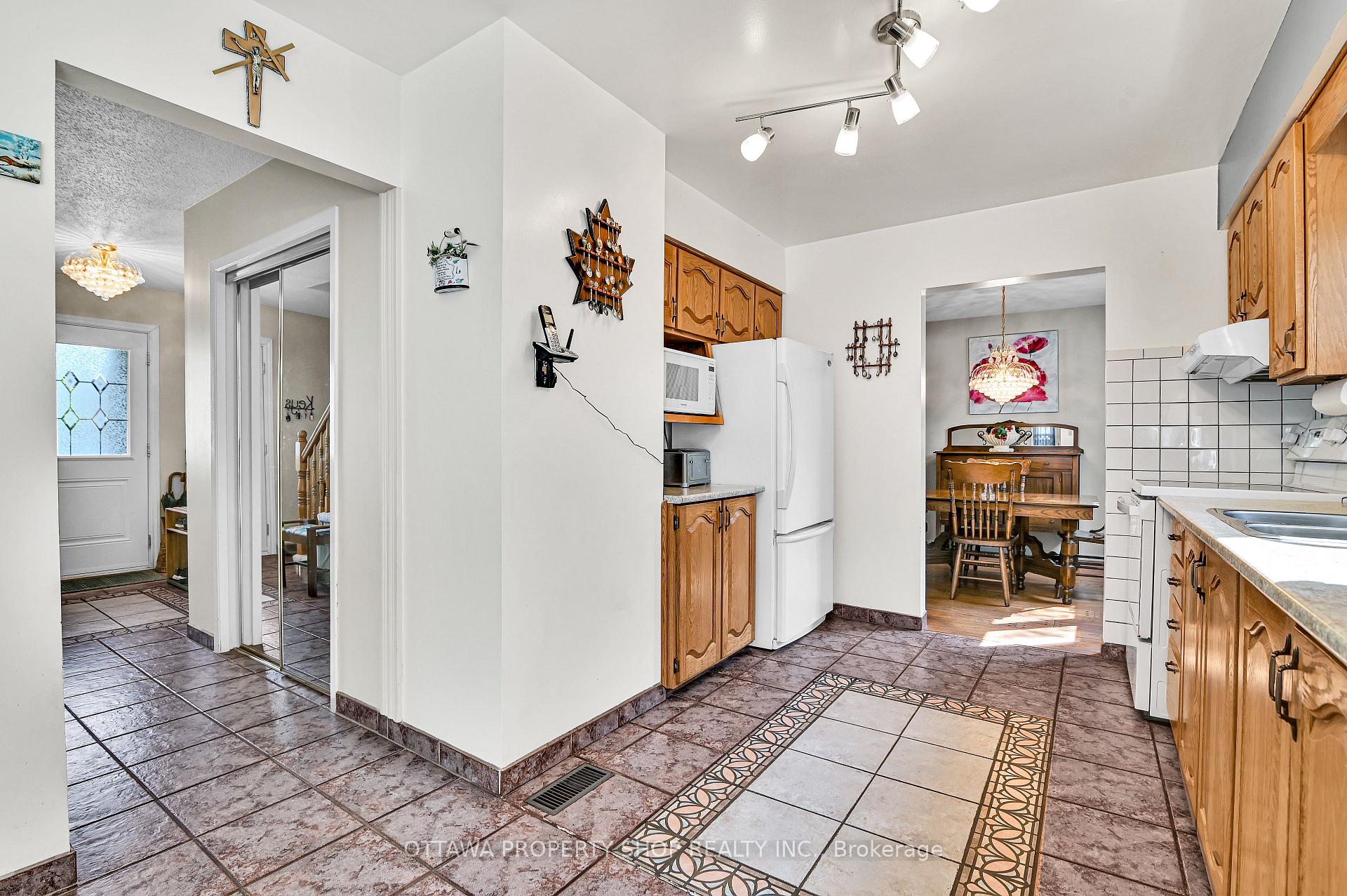 Photo 12 of 6268 Steamer Lane, Ottawa, Convent Glen South — HOMEH