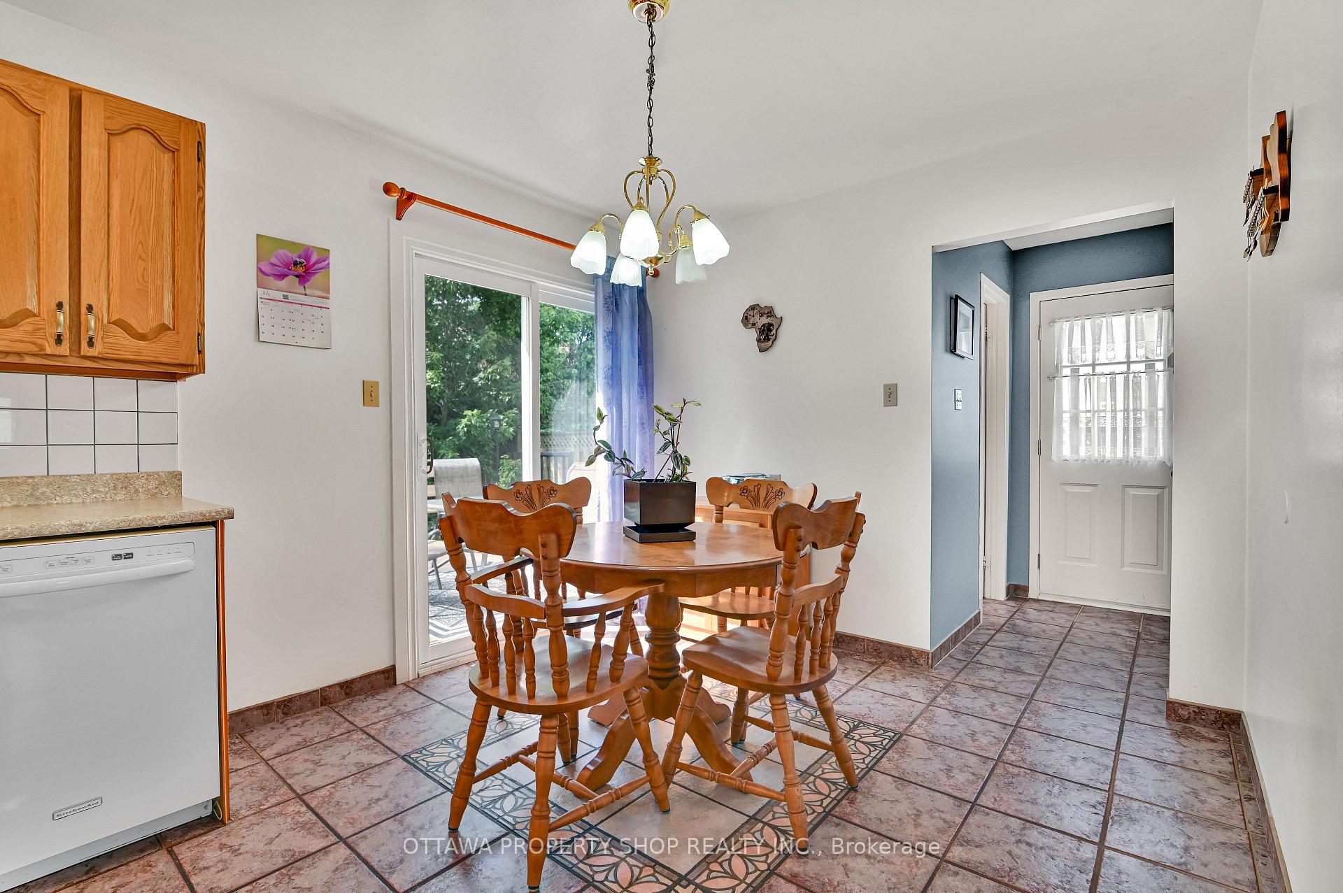 Photo 13 of 6268 Steamer Lane, Ottawa, Convent Glen South — HOMEH
