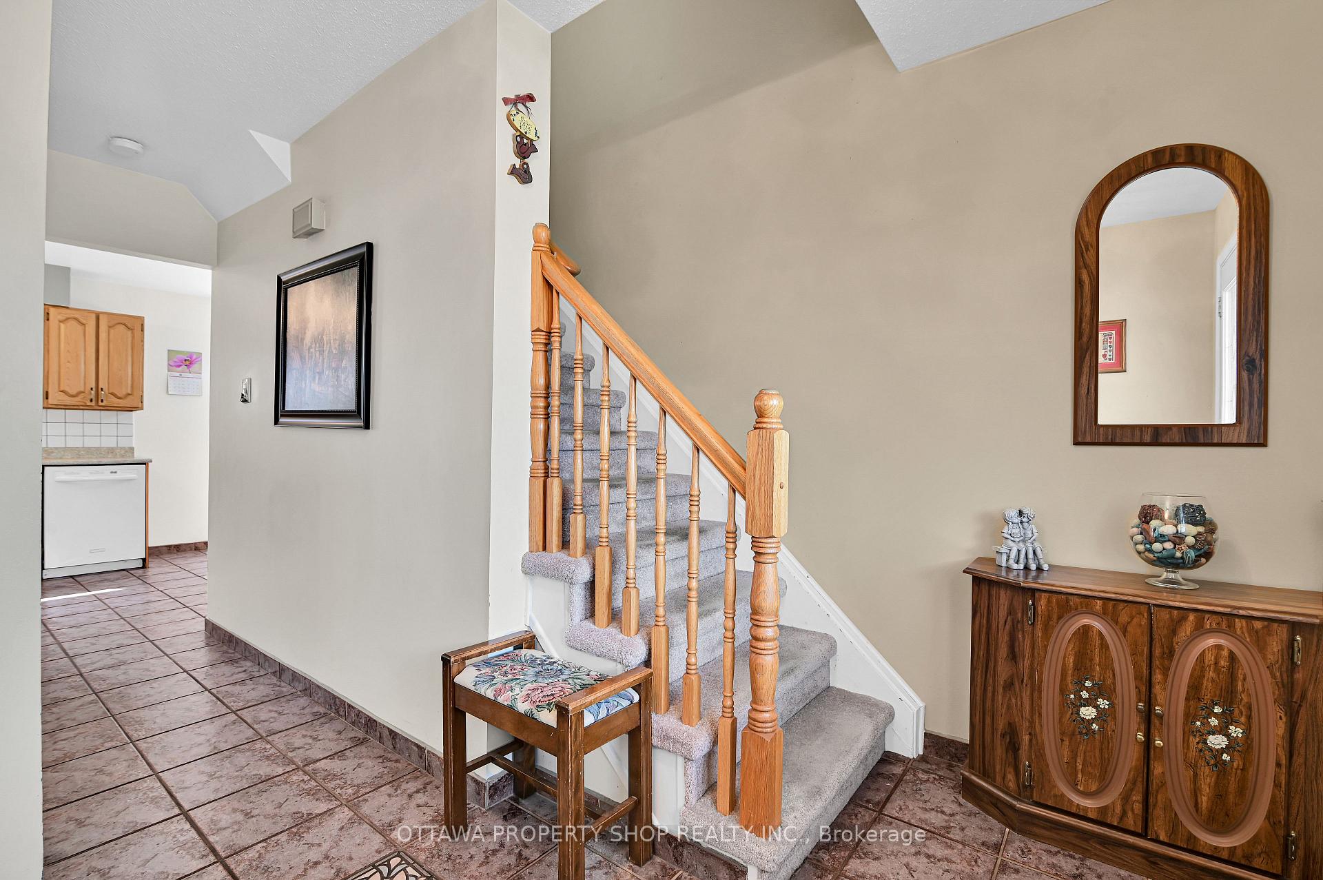 Photo 15 of 6268 Steamer Lane, Ottawa, Convent Glen South — HOMEH