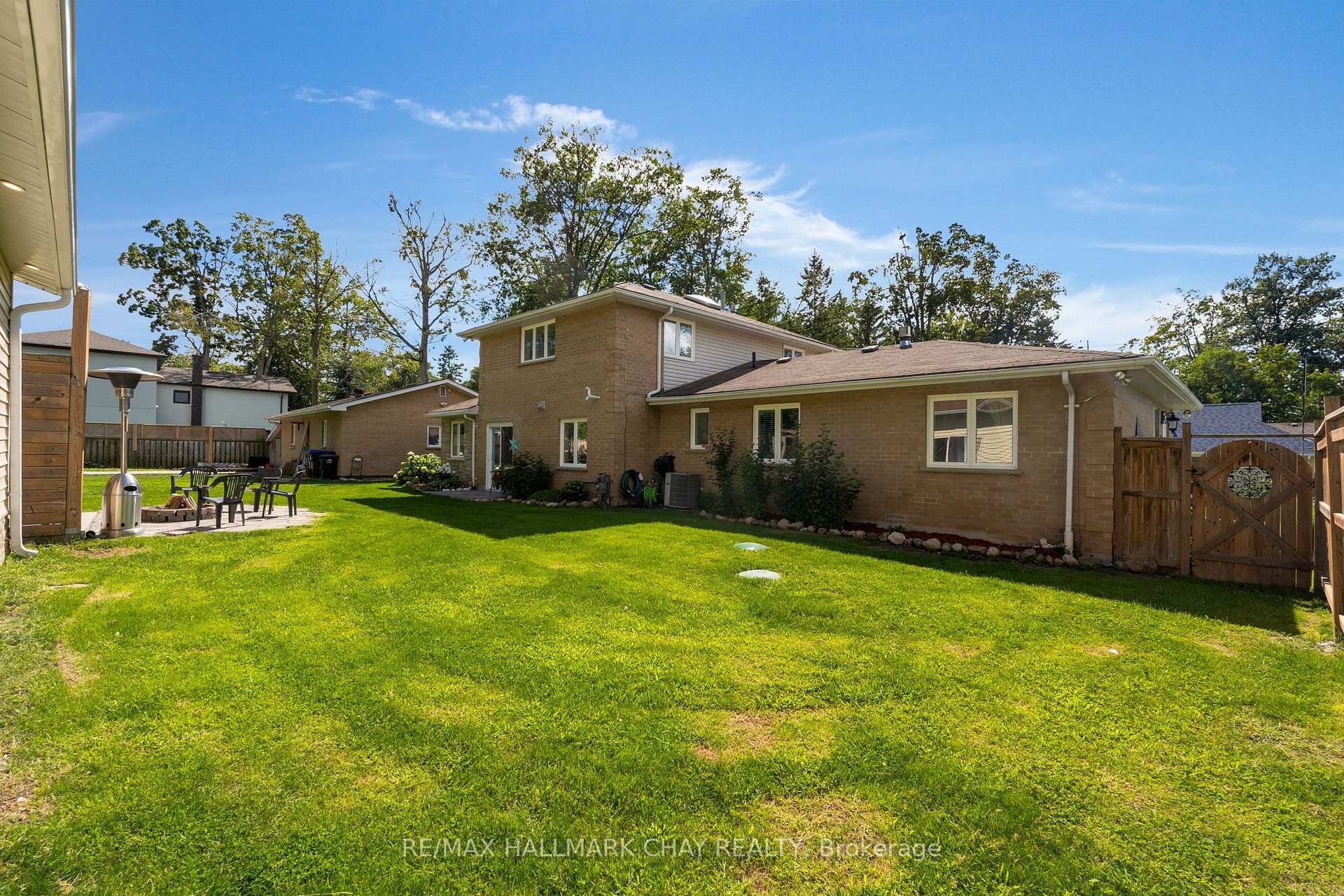 Photo 29 of 47 Lakeside Drive, Innisfil, Rural Innisfil — HOMEH