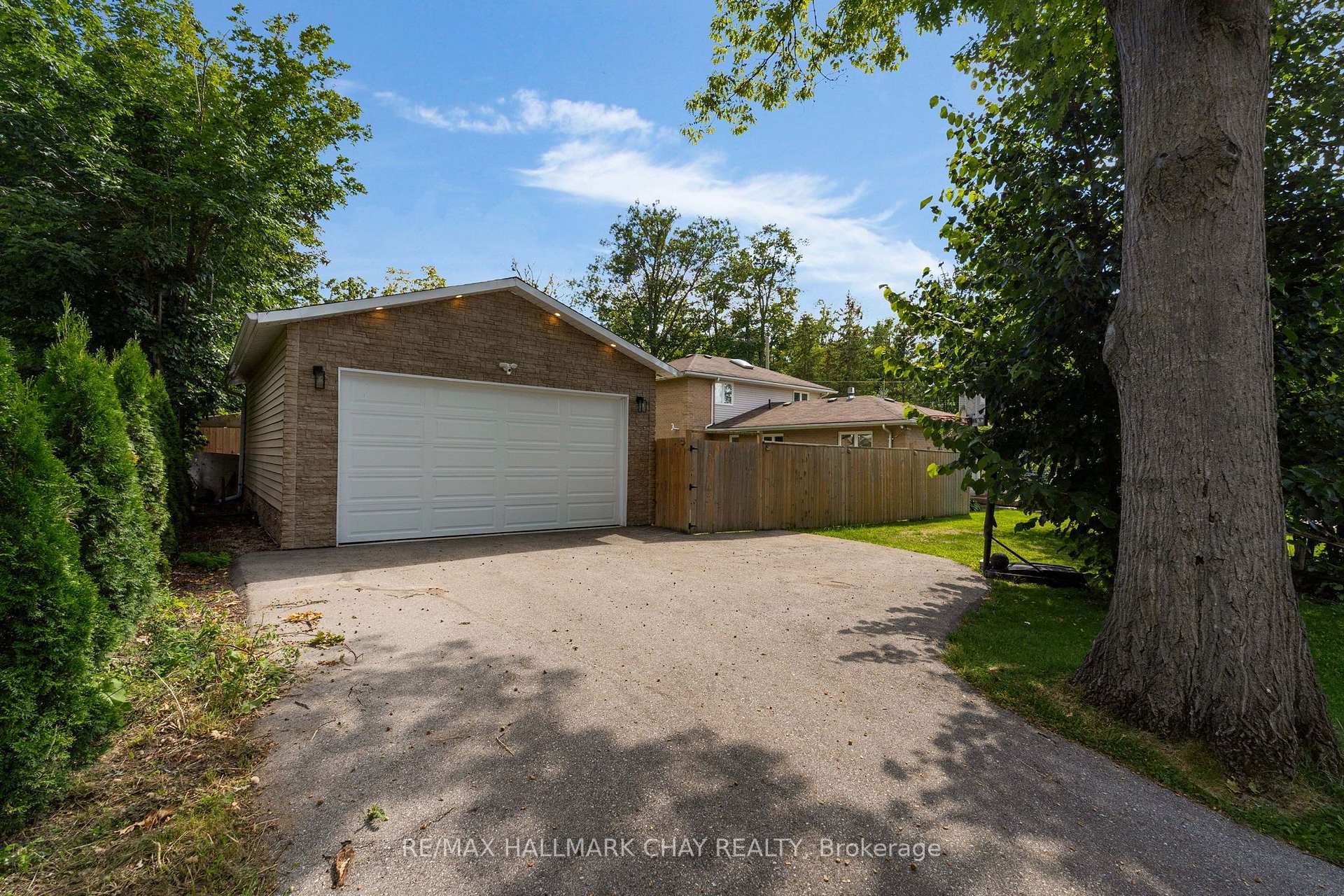 Photo 30 of 47 Lakeside Drive, Innisfil, Rural Innisfil — HOMEH