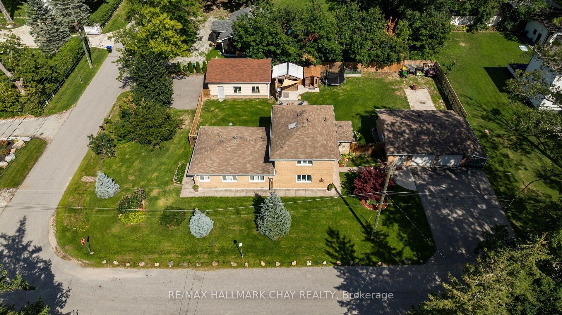 Photo 33 of 47 Lakeside Drive, Innisfil, Rural Innisfil — HOMEH