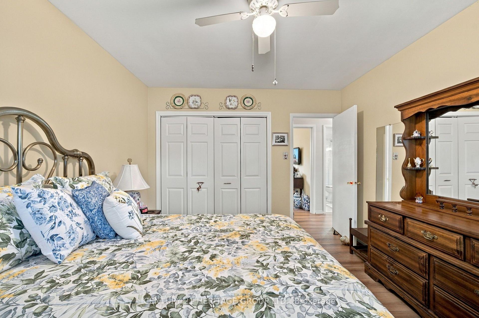 Photo 4 of 509 Walnut Crescent, Burlington, Roseland — HOMEH