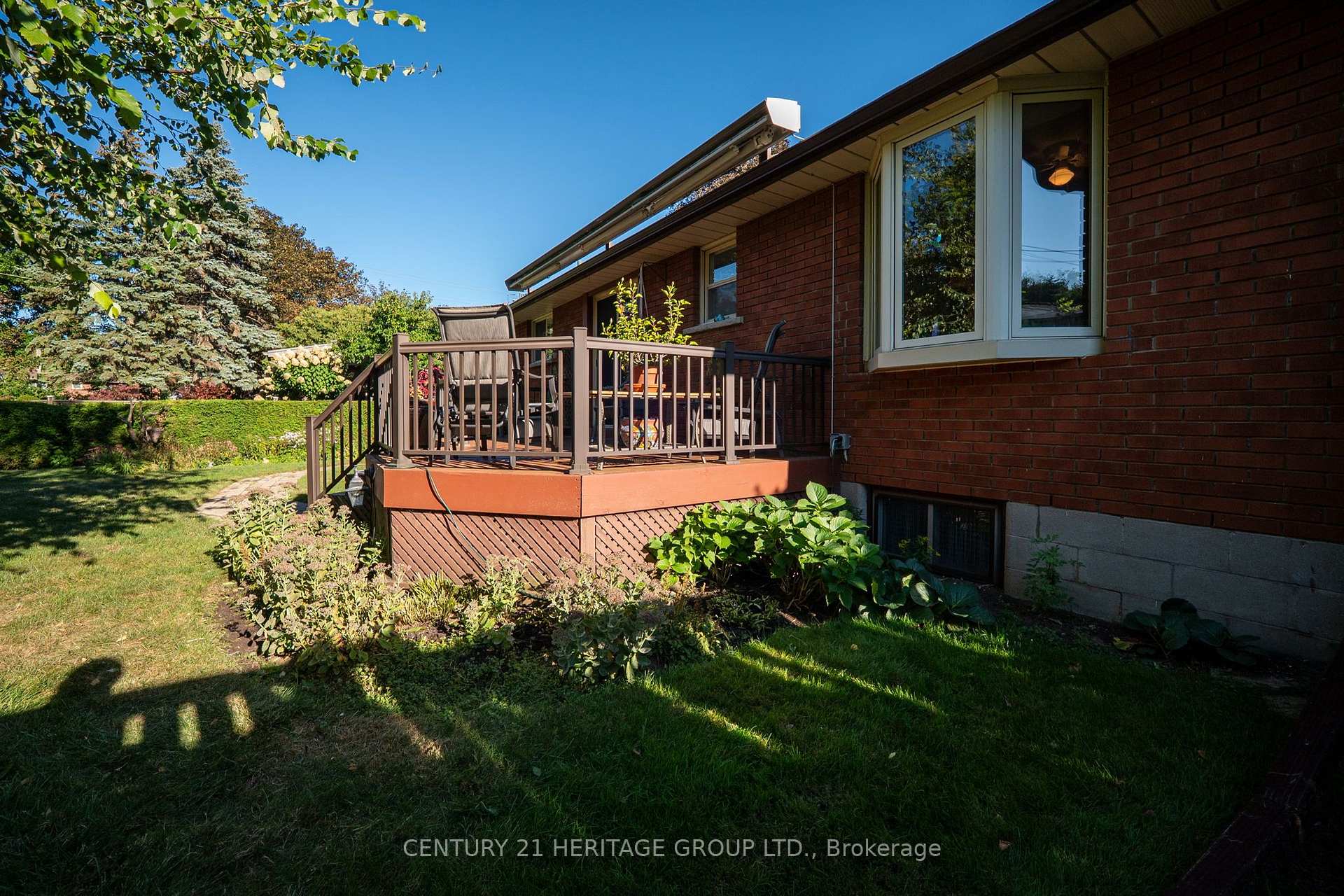 Photo 8 of 509 Walnut Crescent, Burlington, Roseland — HOMEH