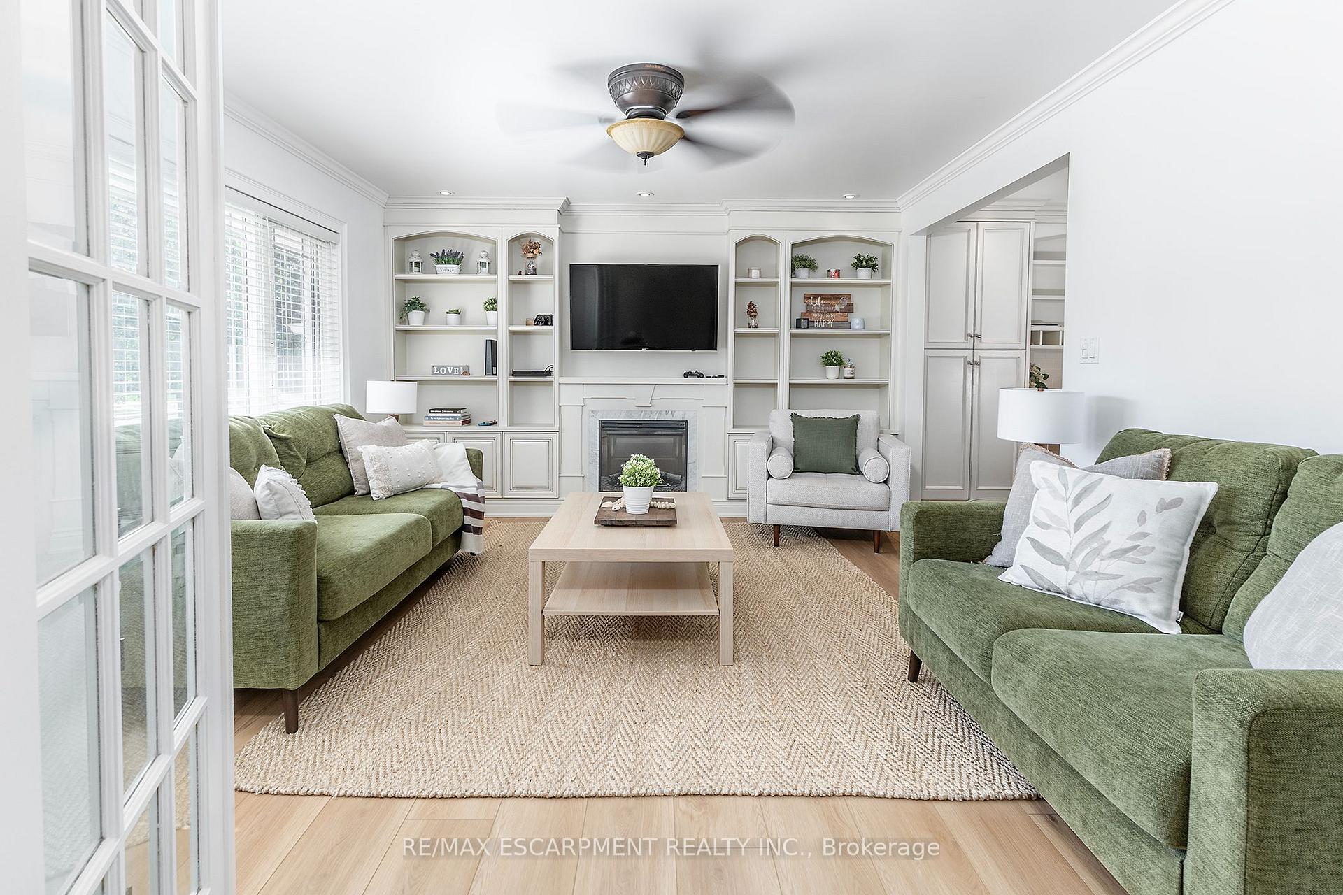 Photo 4 of 43 Miller Drive, Hamilton, Ancaster — HOMEH