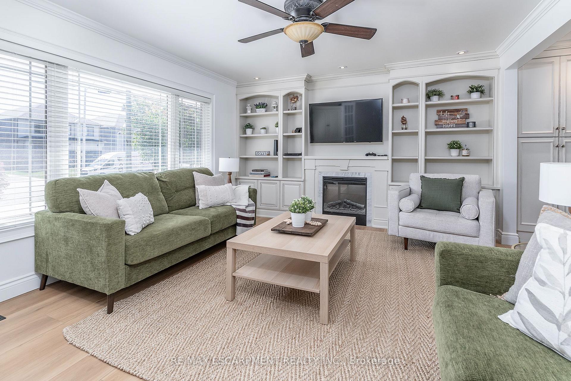 Photo 5 of 43 Miller Drive, Hamilton, Ancaster — HOMEH