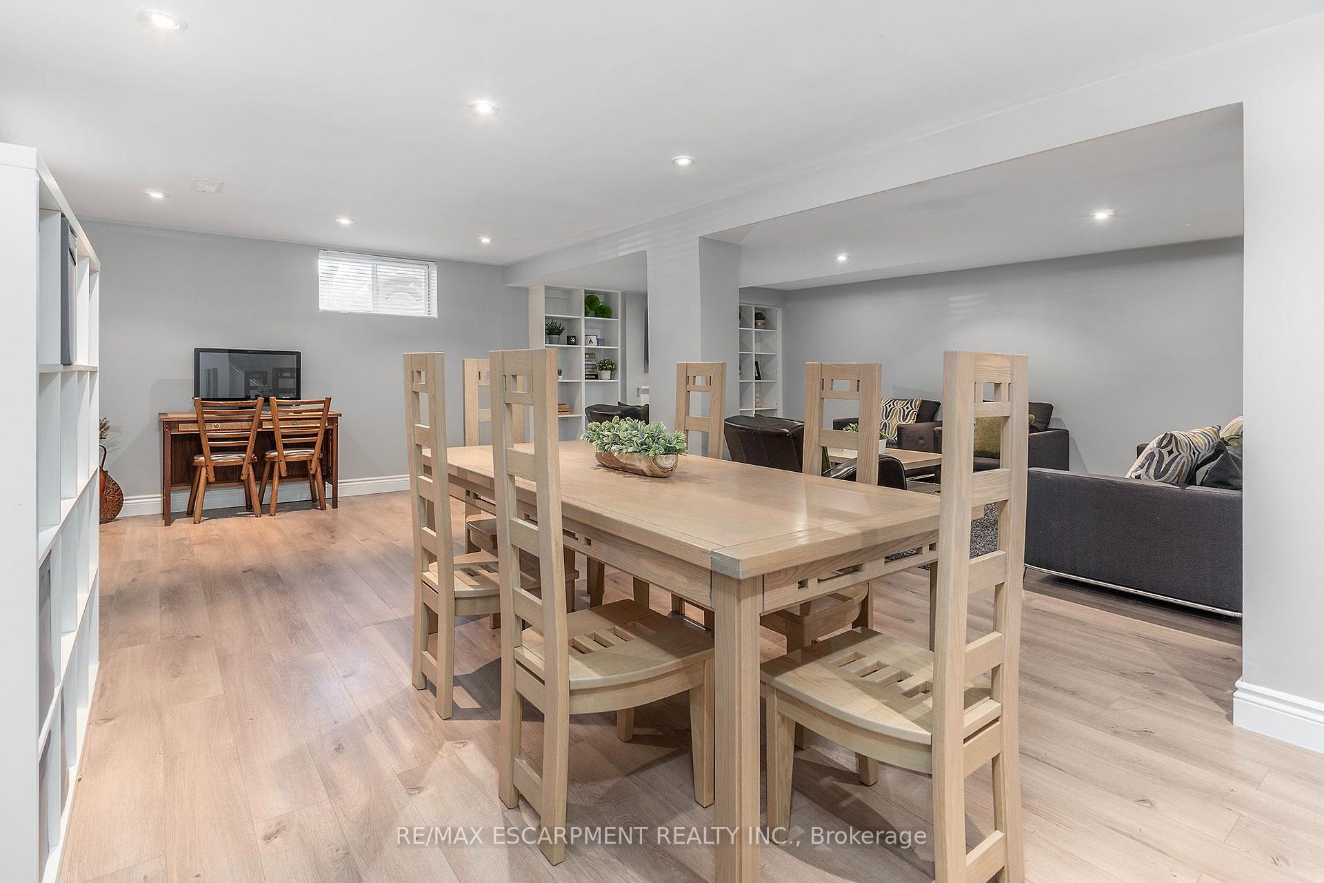 Photo 18 of 43 Miller Drive, Hamilton, Ancaster — HOMEH
