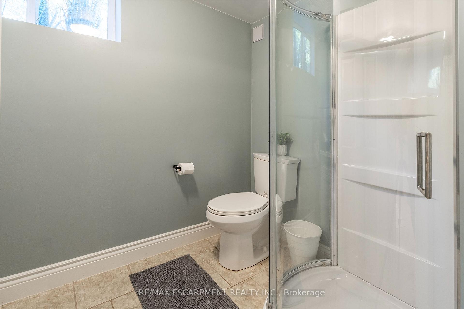 Photo 19 of 43 Miller Drive, Hamilton, Ancaster — HOMEH