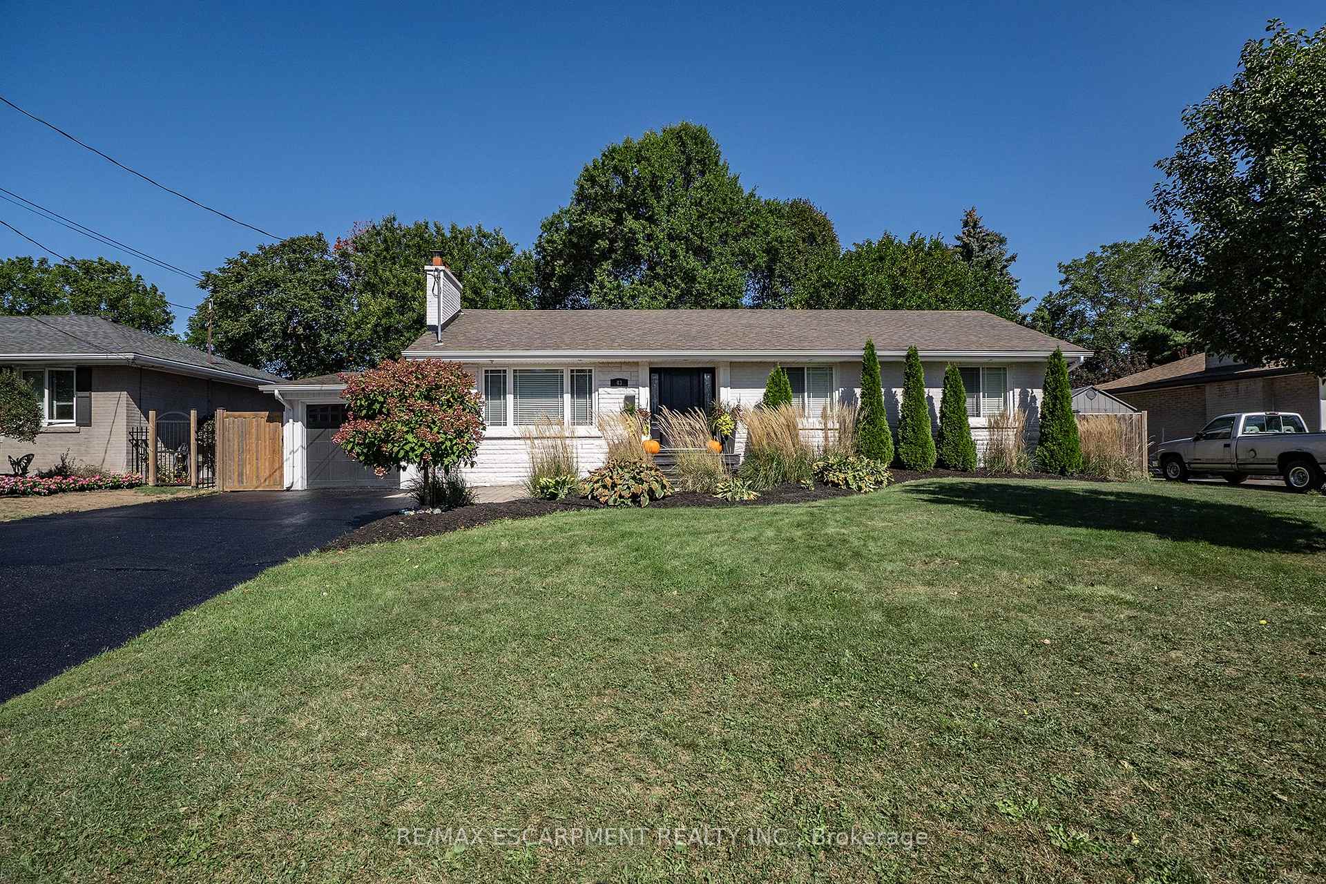 Photo 28 of 43 Miller Drive, Hamilton, Ancaster — HOMEH
