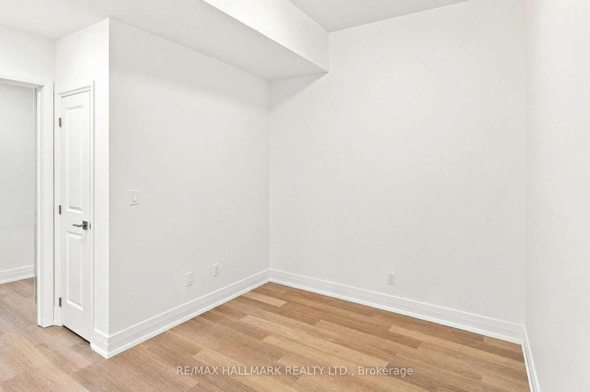 Photo 11 of Unit 703, 3600 Highway 7, Vaughan, Vaughan Corporate Centre — HOMEH