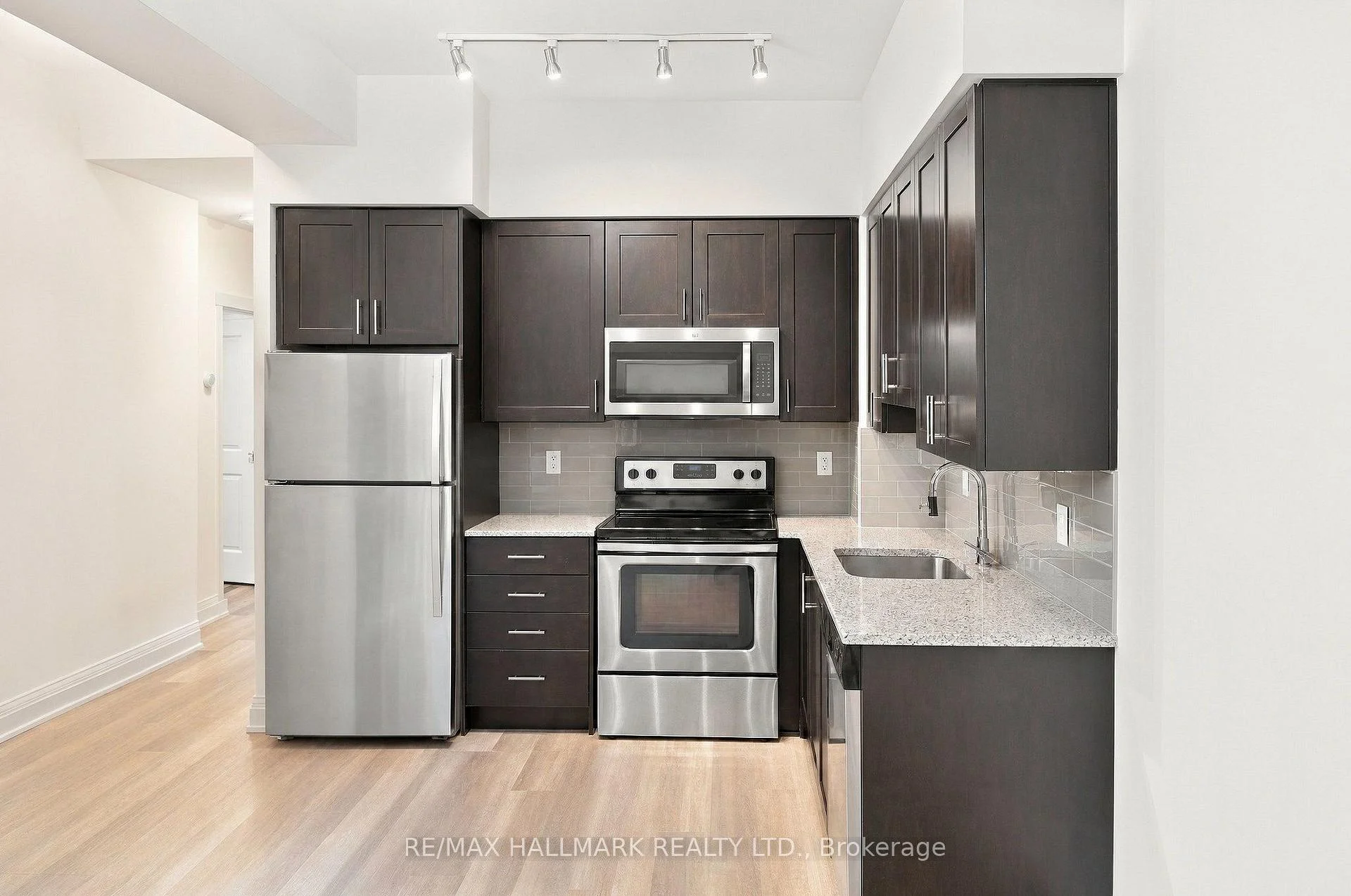 Photo 13 of Unit 703, 3600 Highway 7, Vaughan, Vaughan Corporate Centre — HOMEH