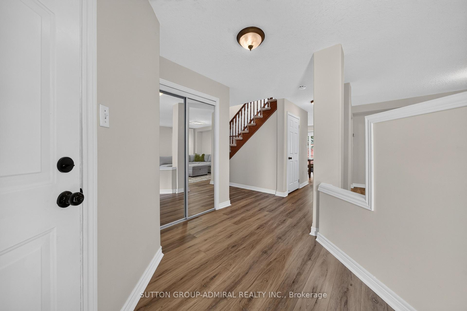 Photo 6 of 34 Balmoral Place, Barrie, Innis-Shore — HOMEH