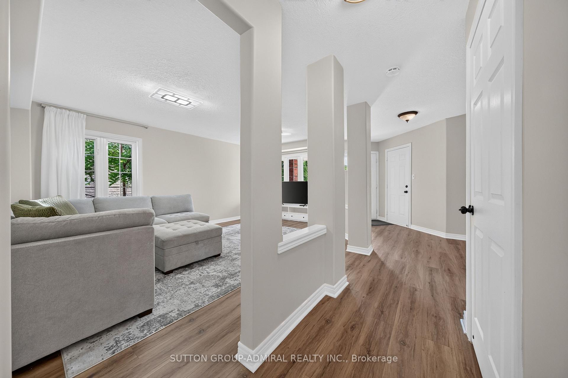 Photo 12 of 34 Balmoral Place, Barrie, Innis-Shore — HOMEH