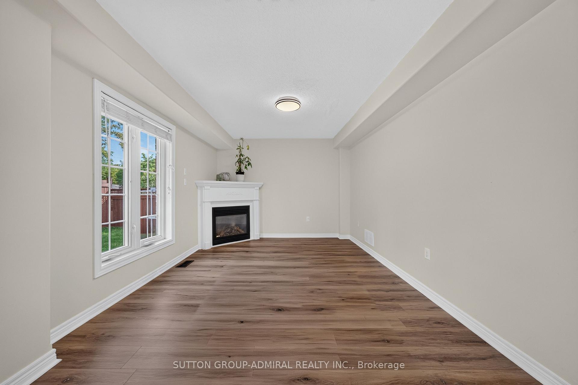 Photo 15 of 34 Balmoral Place, Barrie, Innis-Shore — HOMEH