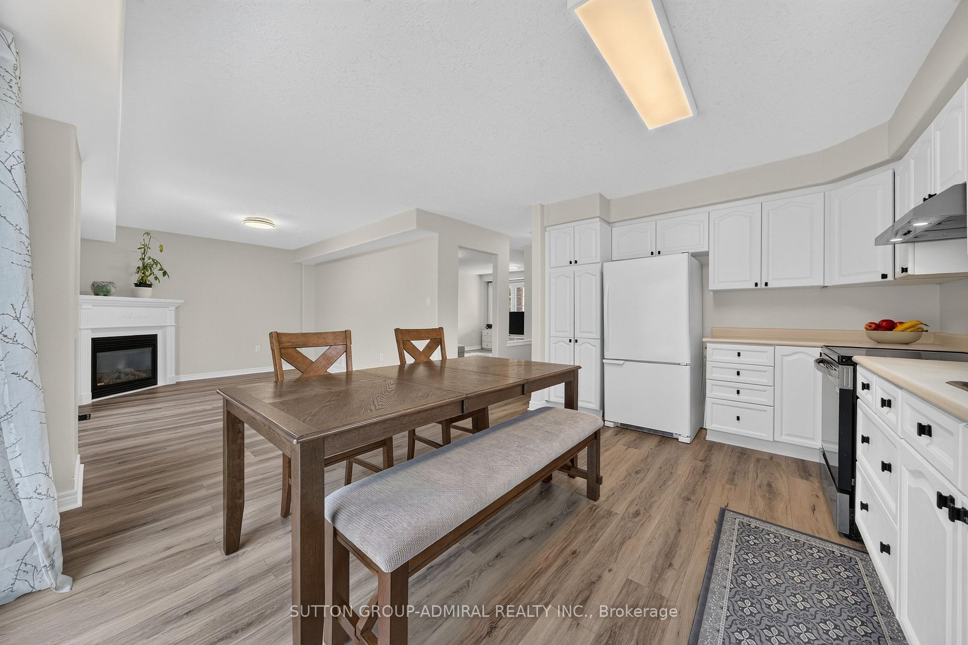 Photo 18 of 34 Balmoral Place, Barrie, Innis-Shore — HOMEH