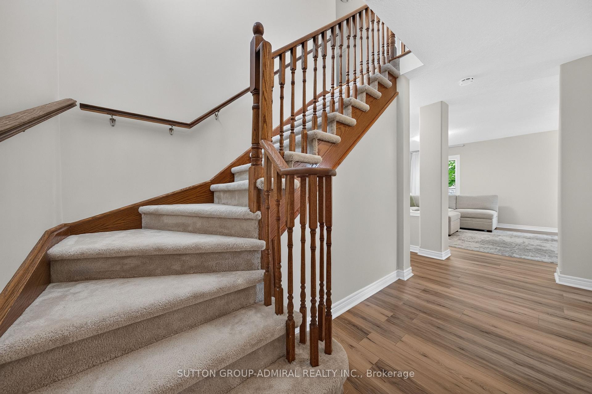 Photo 19 of 34 Balmoral Place, Barrie, Innis-Shore — HOMEH