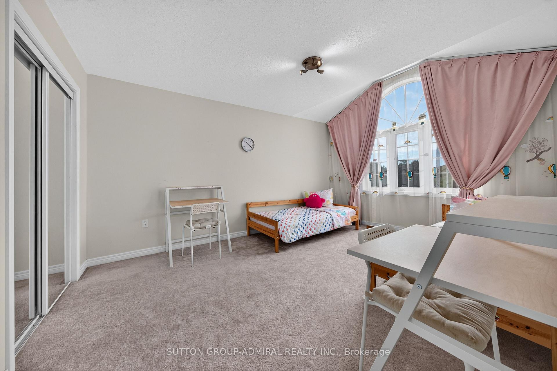 Photo 24 of 34 Balmoral Place, Barrie, Innis-Shore — HOMEH