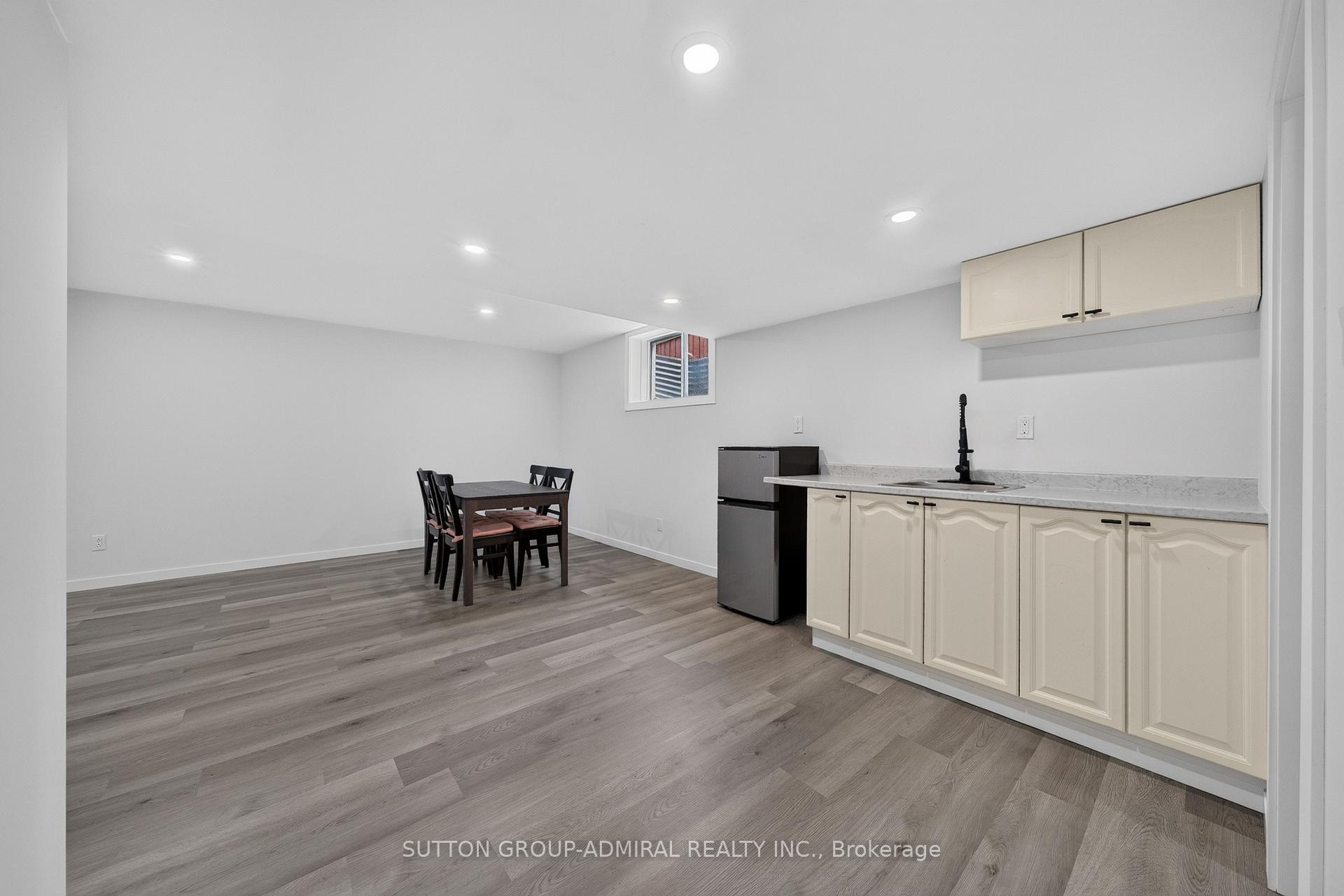 Photo 29 of 34 Balmoral Place, Barrie, Innis-Shore — HOMEH