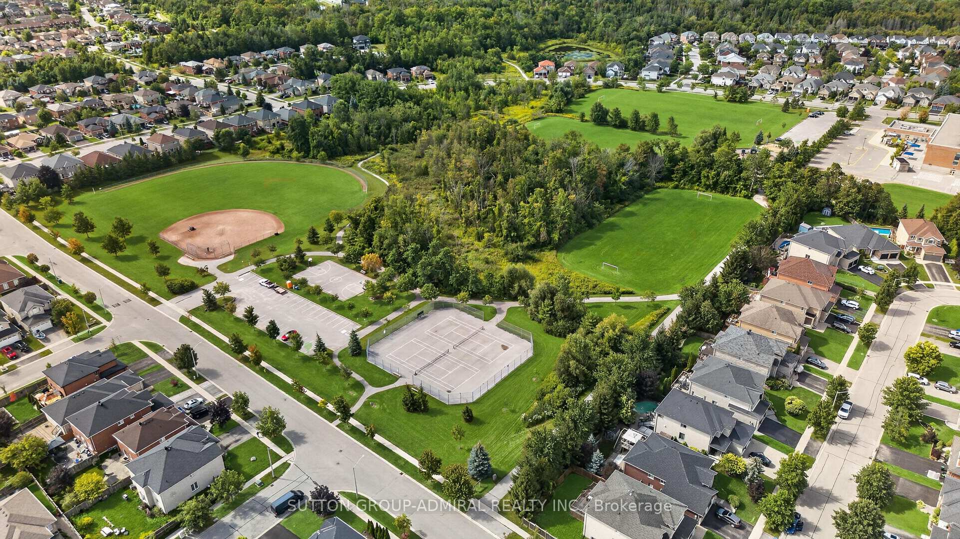 Photo 45 of 34 Balmoral Place, Barrie, Innis-Shore — HOMEH
