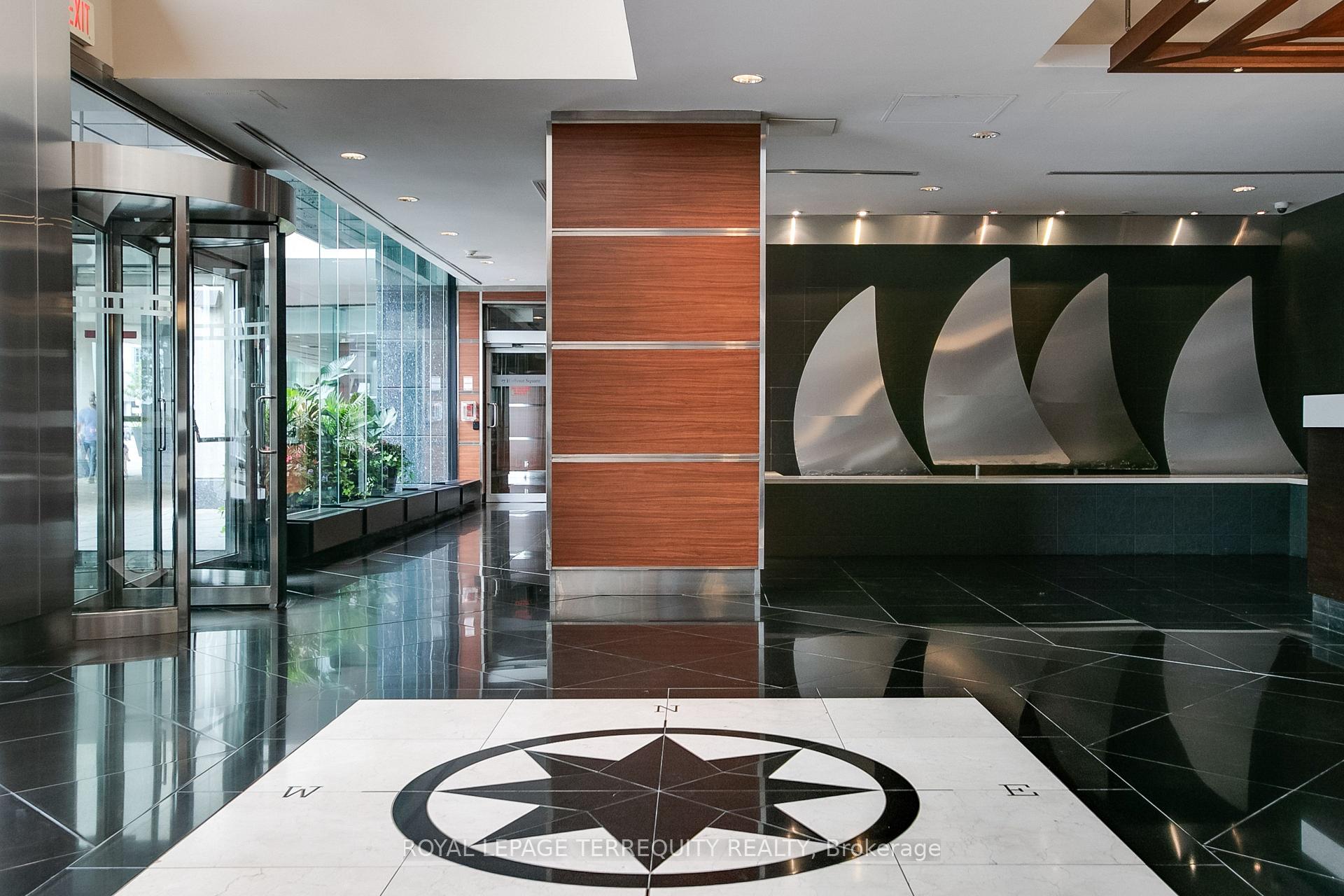 Photo 4 of Unit 1104, 99 Harbour Square, Toronto, Waterfront Communities — HOMEH