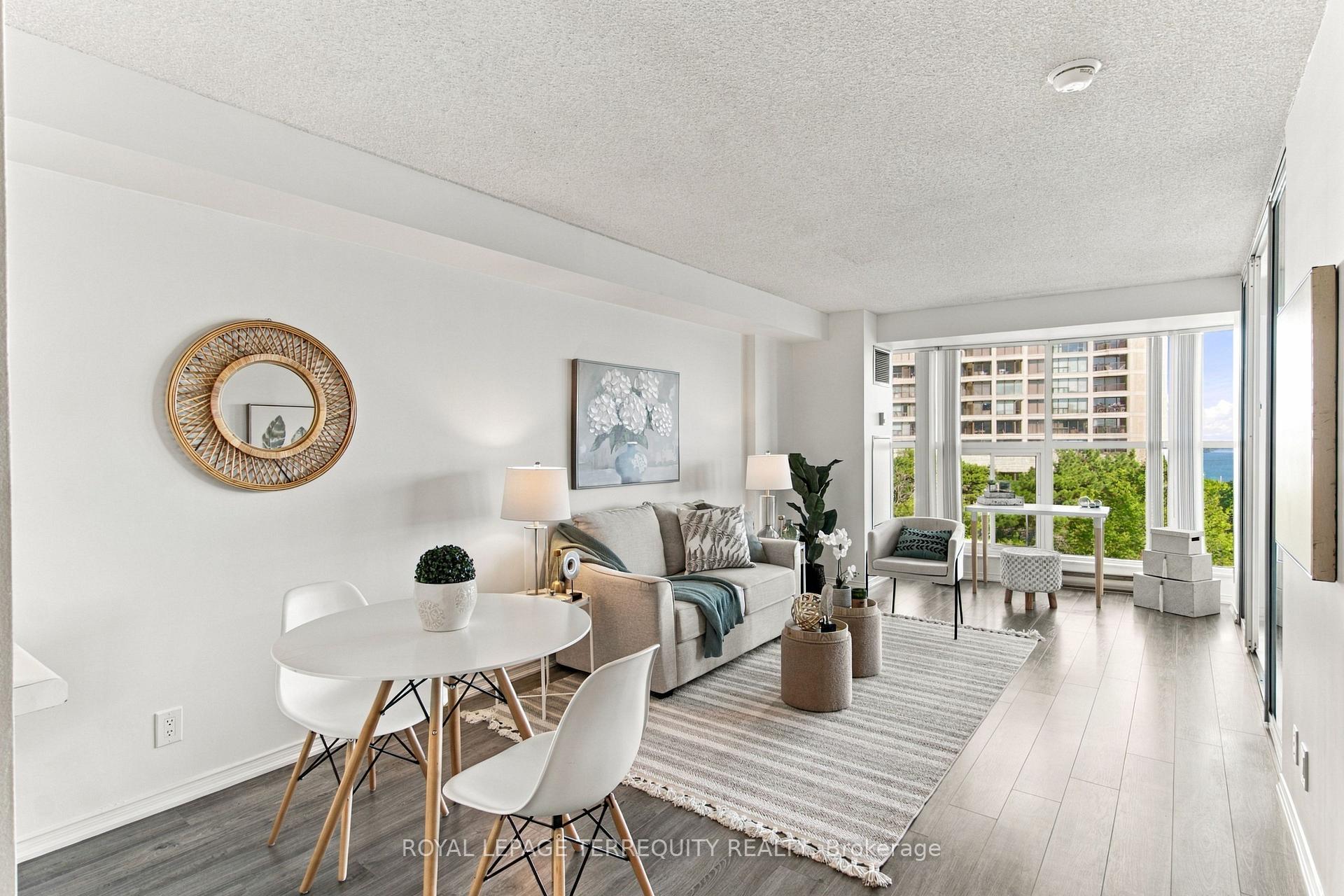 Photo 6 of Unit 1104, 99 Harbour Square, Toronto, Waterfront Communities — HOMEH