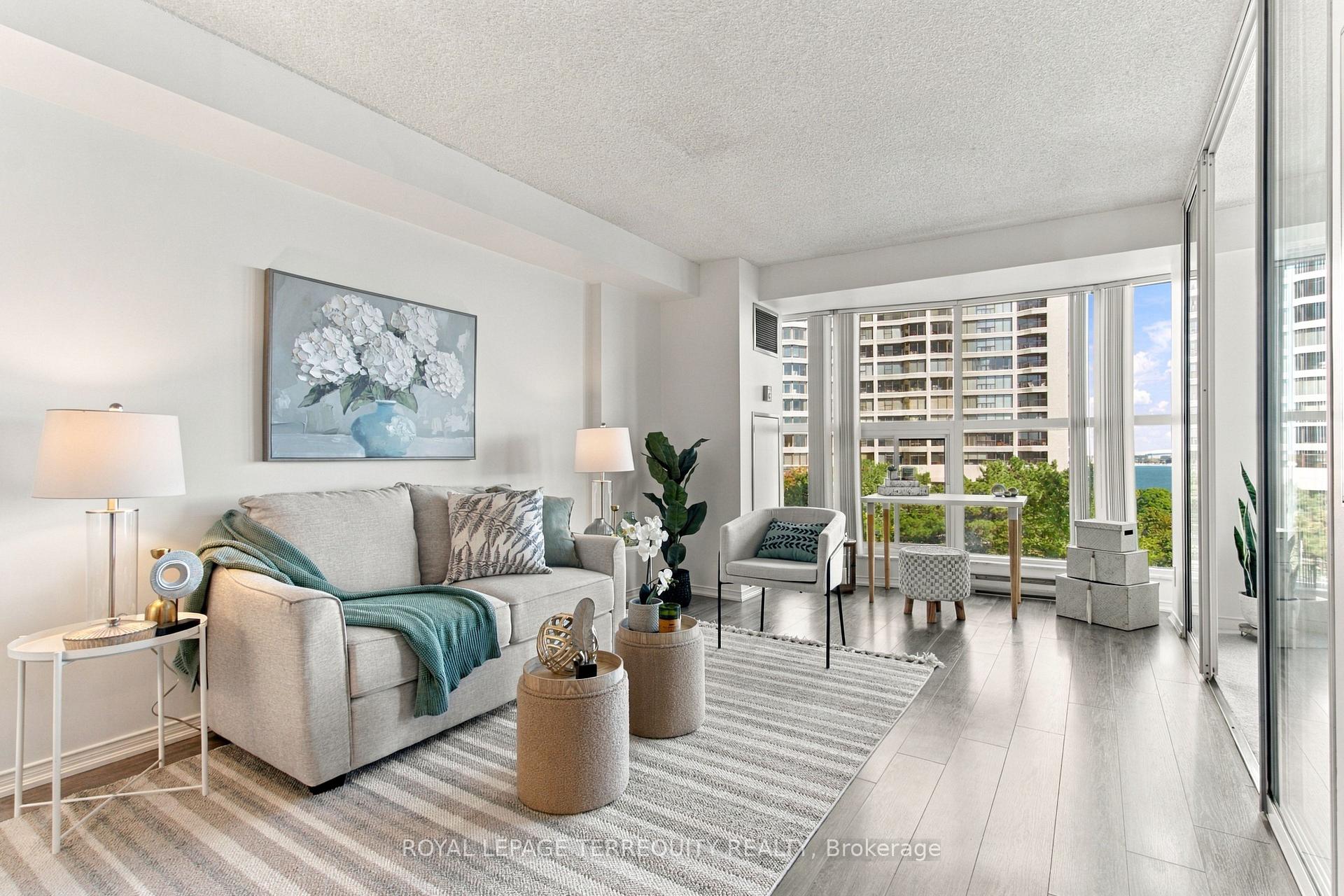 Photo 7 of Unit 1104, 99 Harbour Square, Toronto, Waterfront Communities — HOMEH